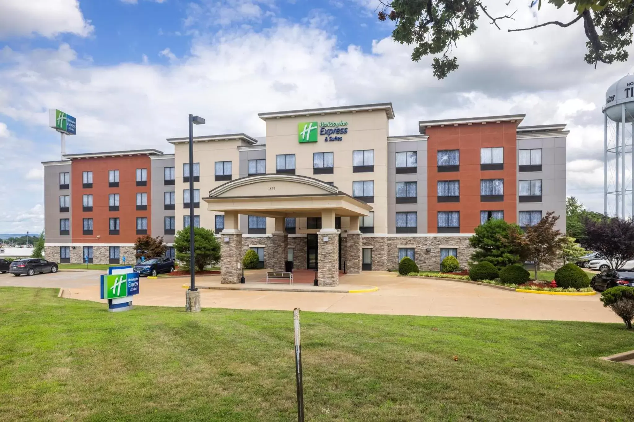 Property Building in Holiday Inn Express Hotel & Suites Festus-South St. Louis, an IHG Hotel