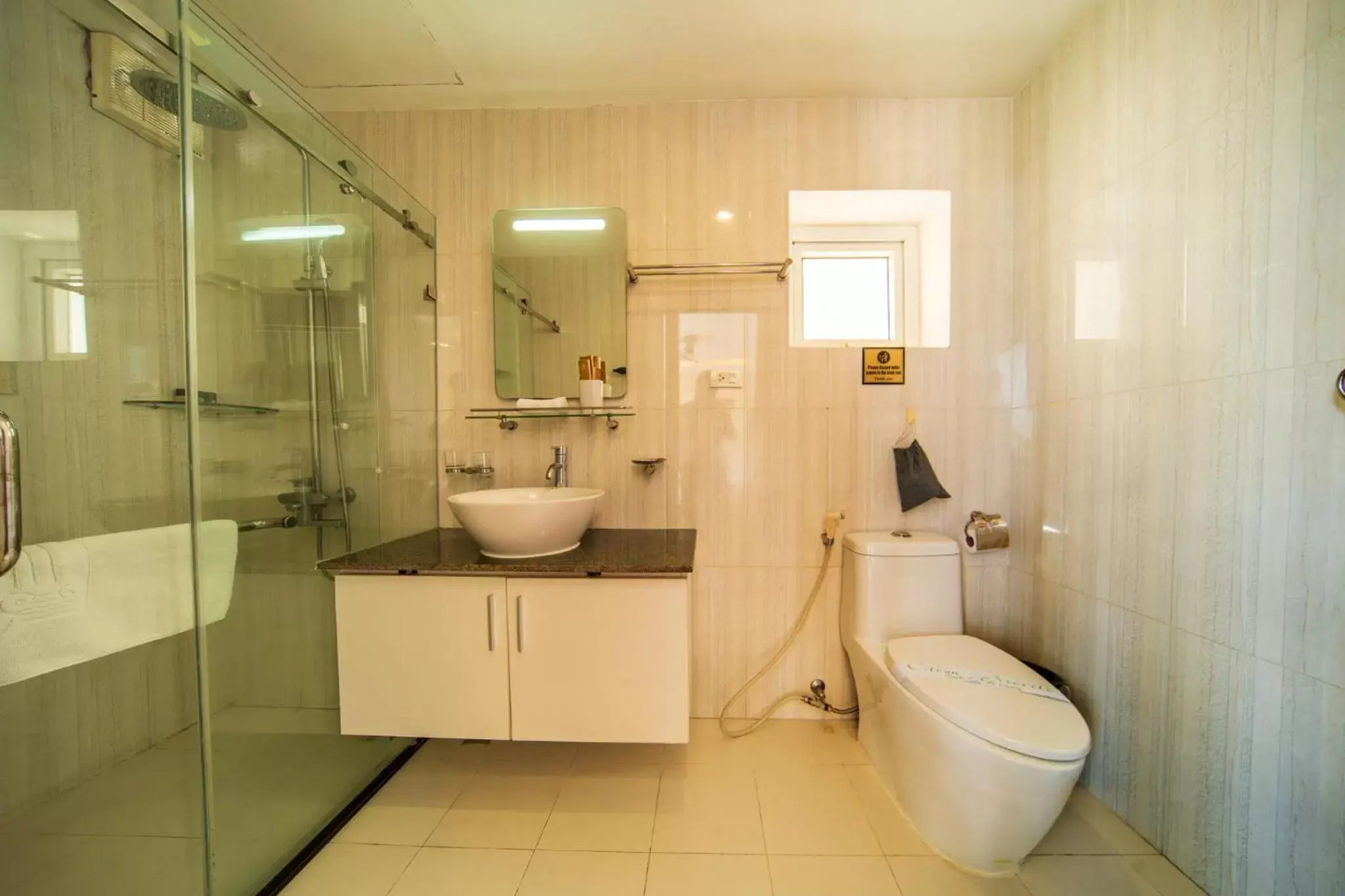 Bathroom in Golden Legend Diamond Hotel