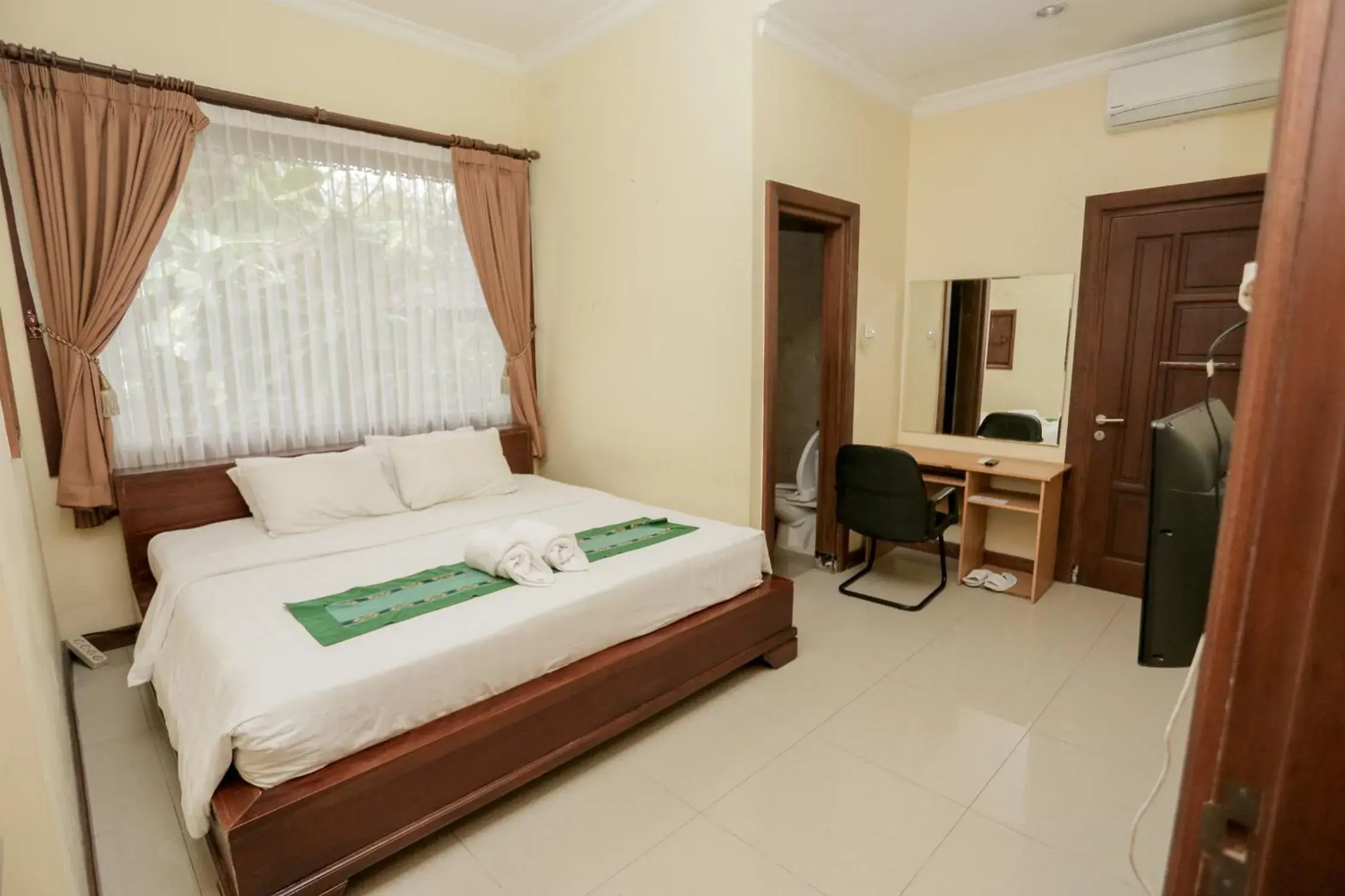 Bedroom, Bed in Ubud Hotel and Cottages