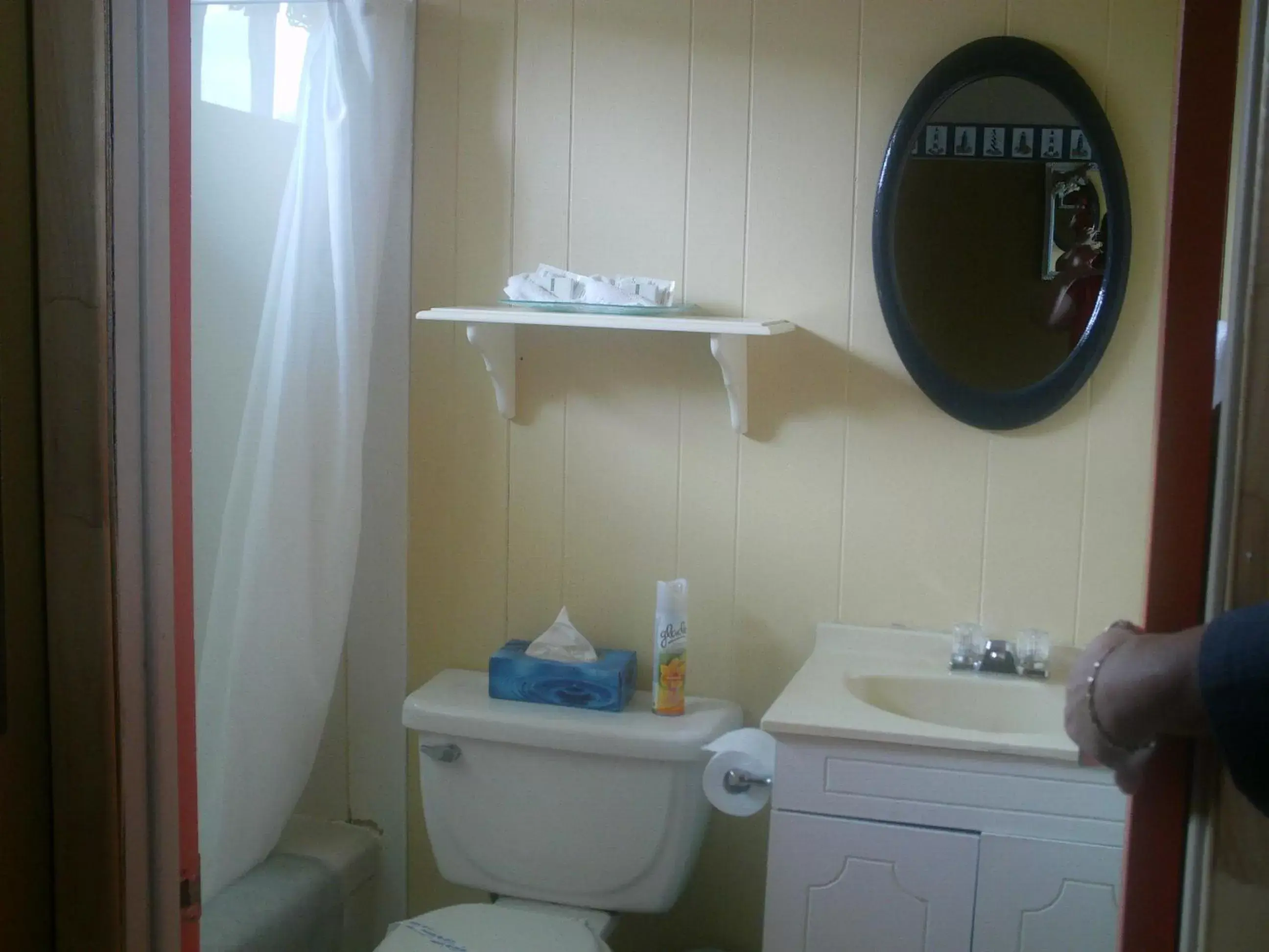 Bathroom in Motel Leblanc