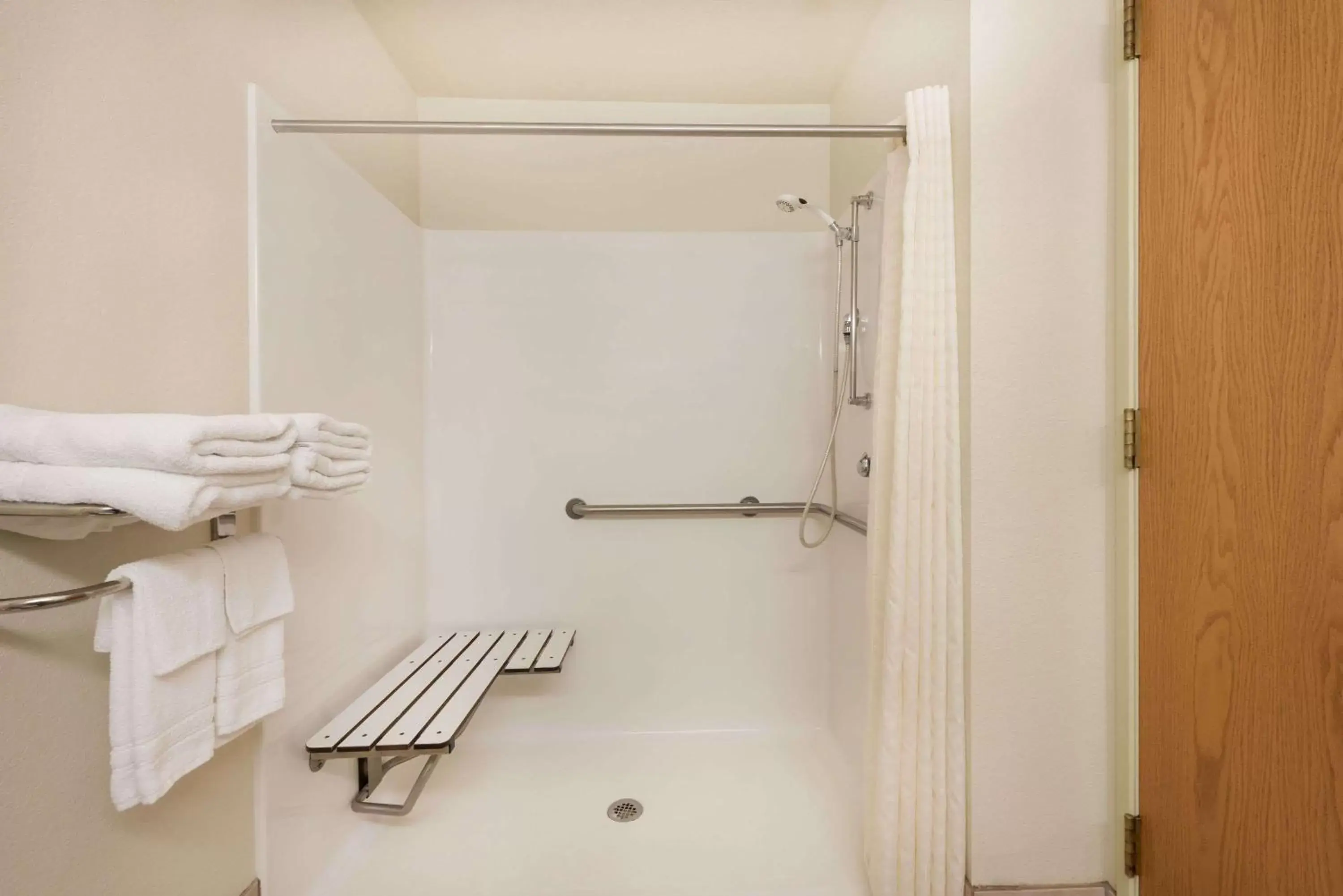 Bathroom in Microtel Inn & Suites by Wyndham Sainte Genevieve