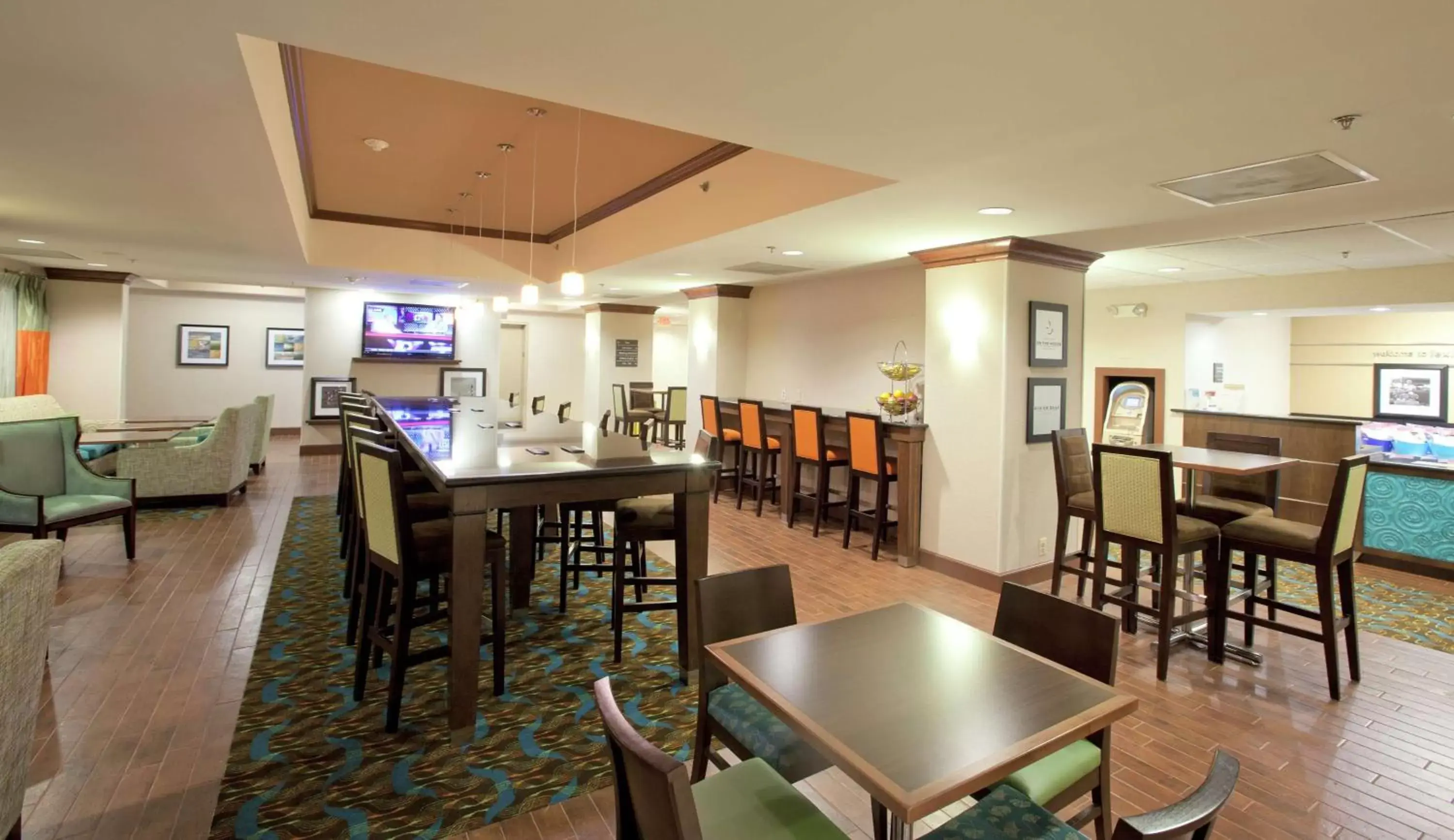 Lobby or reception, Restaurant/Places to Eat in Hampton Inn Lexington Park