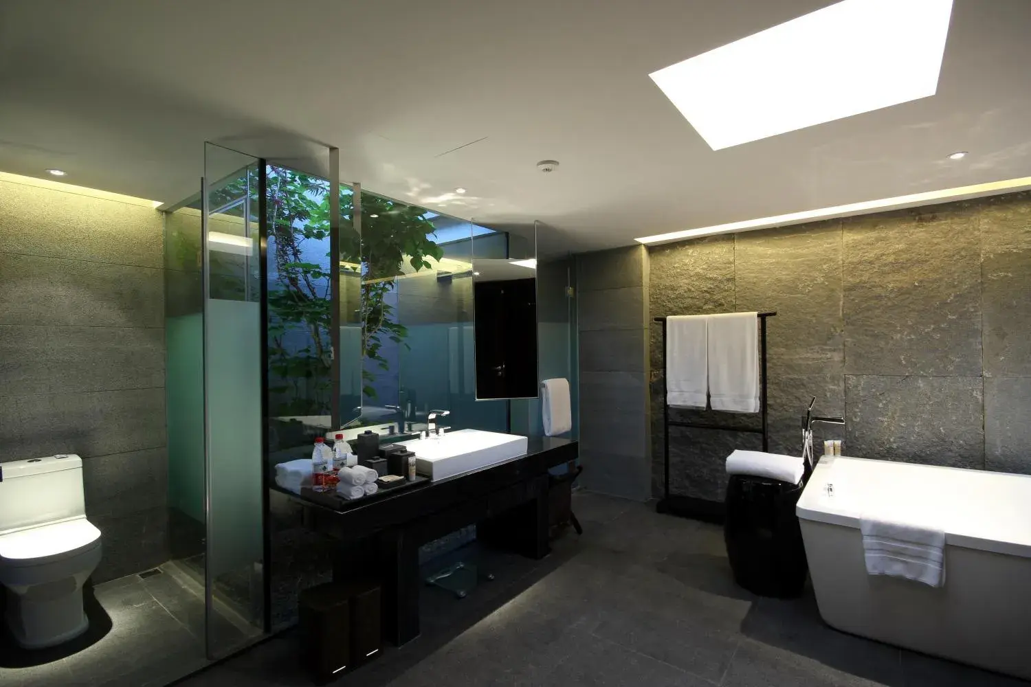 Toilet, Bathroom in Pullman Lijiang Resort & Spa