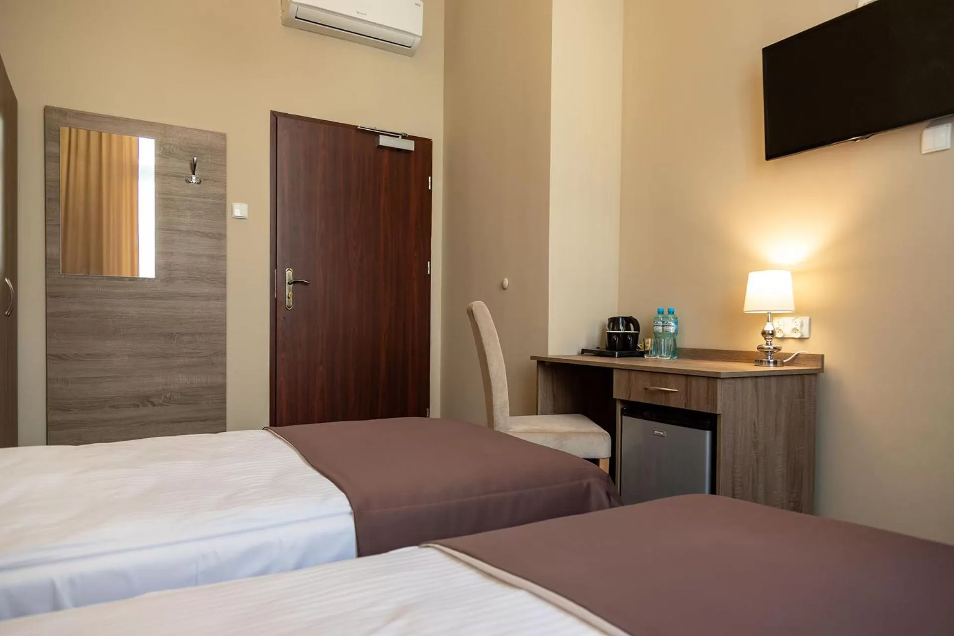 Bed in Hotel Maximum