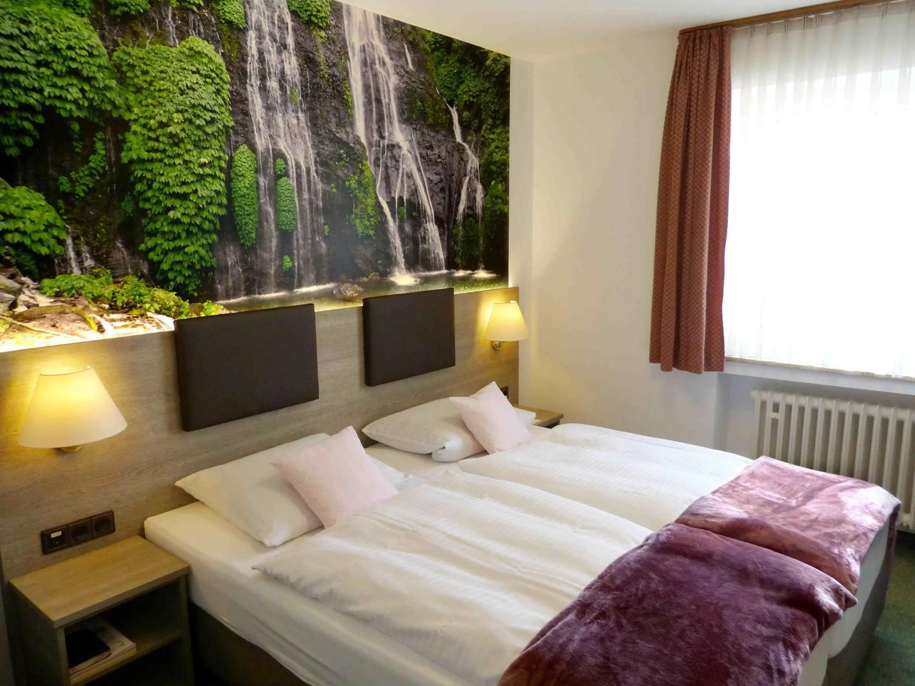 Photo of the whole room, Bed in Hotel Wurms