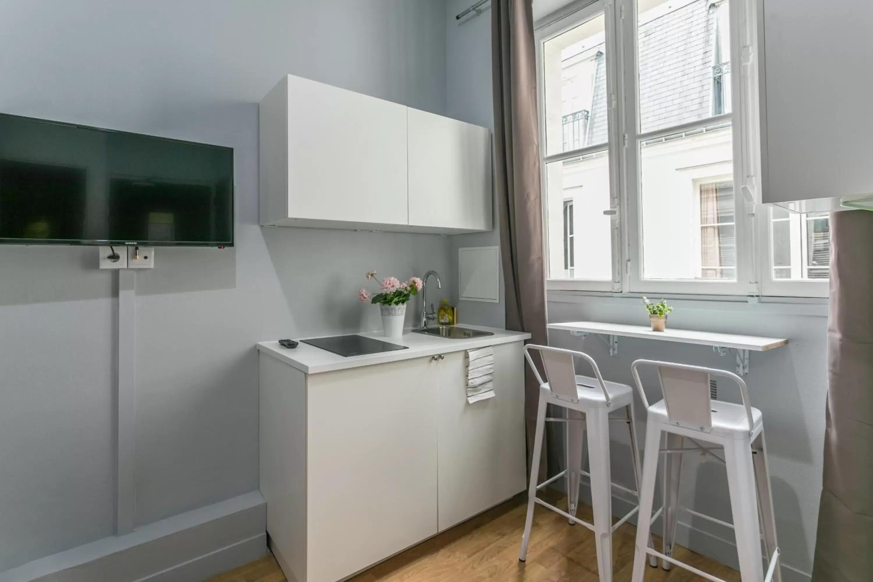 TV and multimedia, Kitchen/Kitchenette in Apartments WS Haussmann - La Fayette