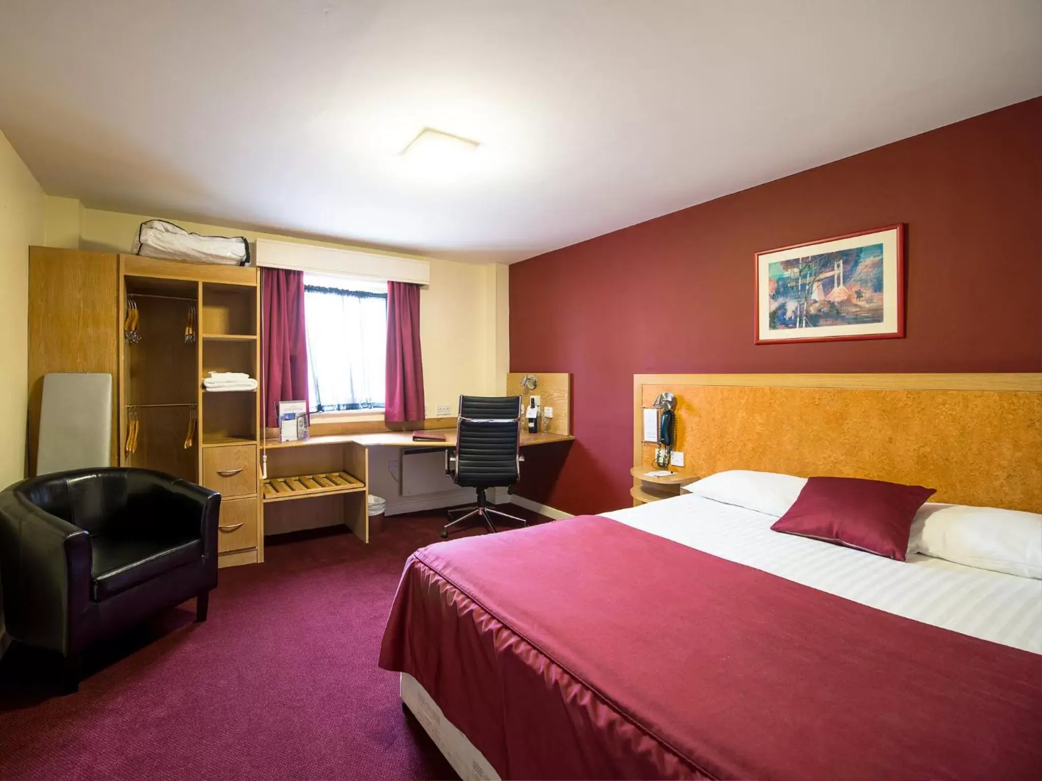 Bed, Room Photo in Pendulum Hotel