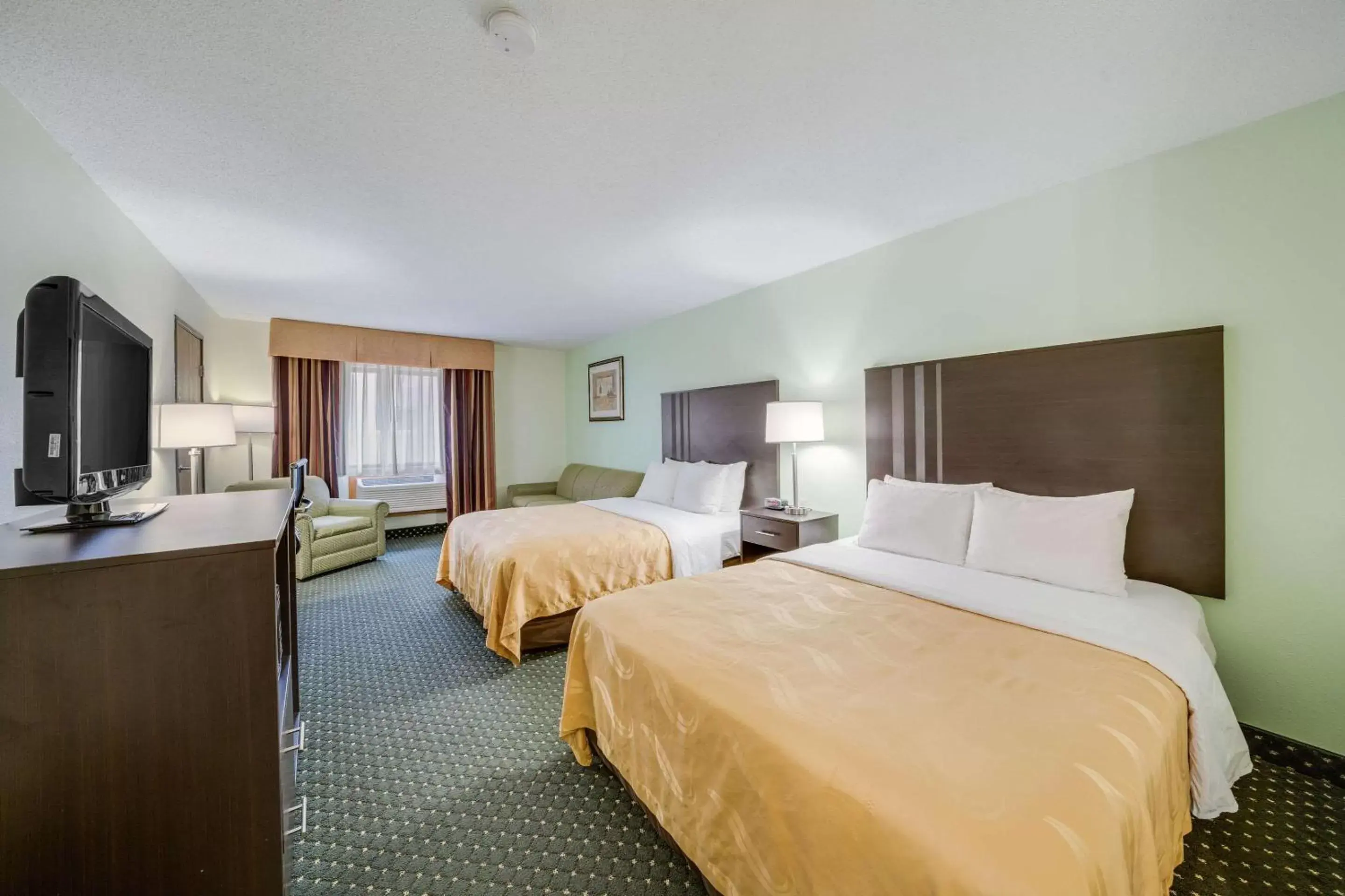 Photo of the whole room in Quality Inn & Suites South