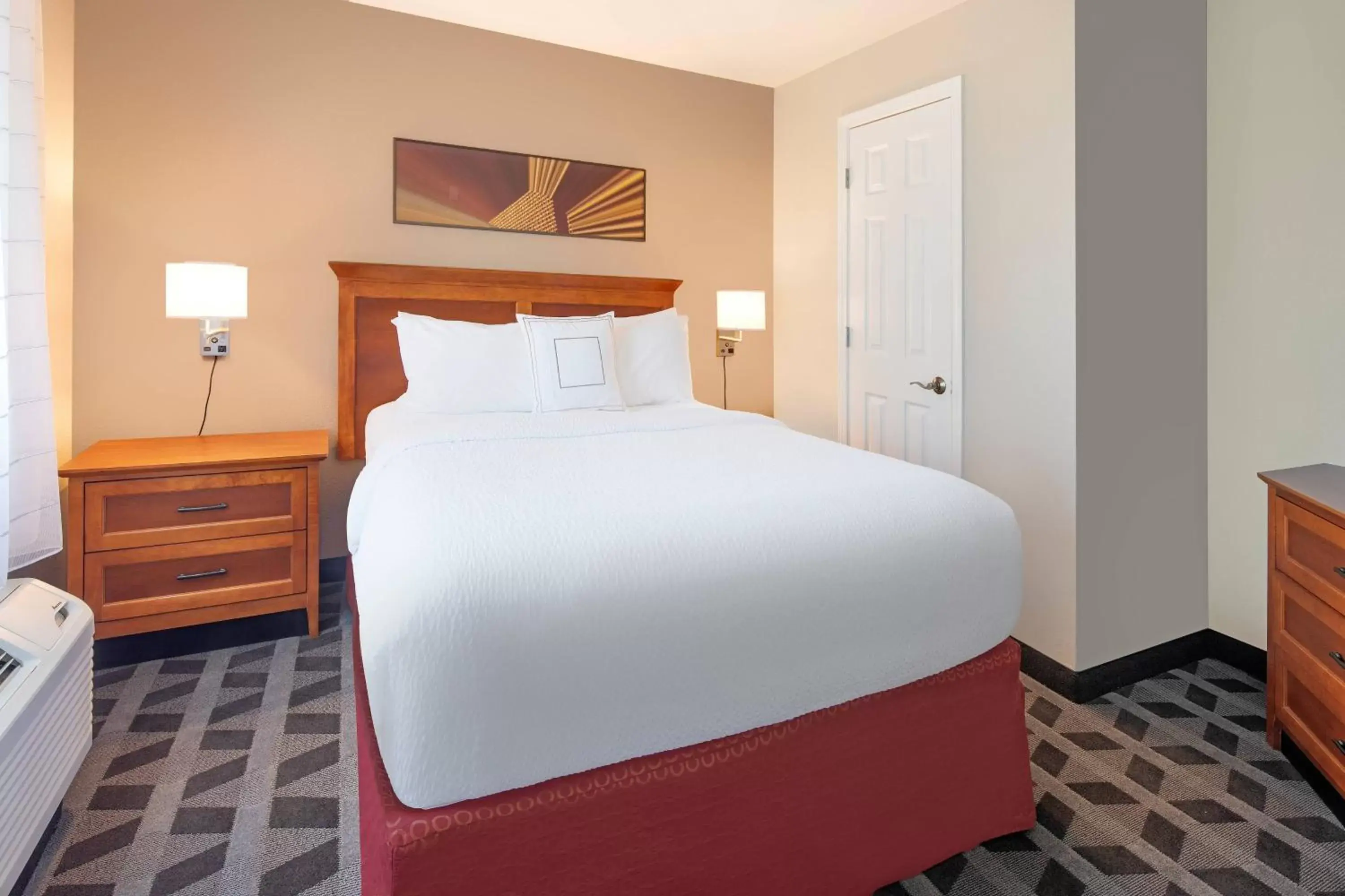 One-Bedroom Queen Suite with Sofa Bed in TownePlace Suites by Marriott Bentonville Rogers