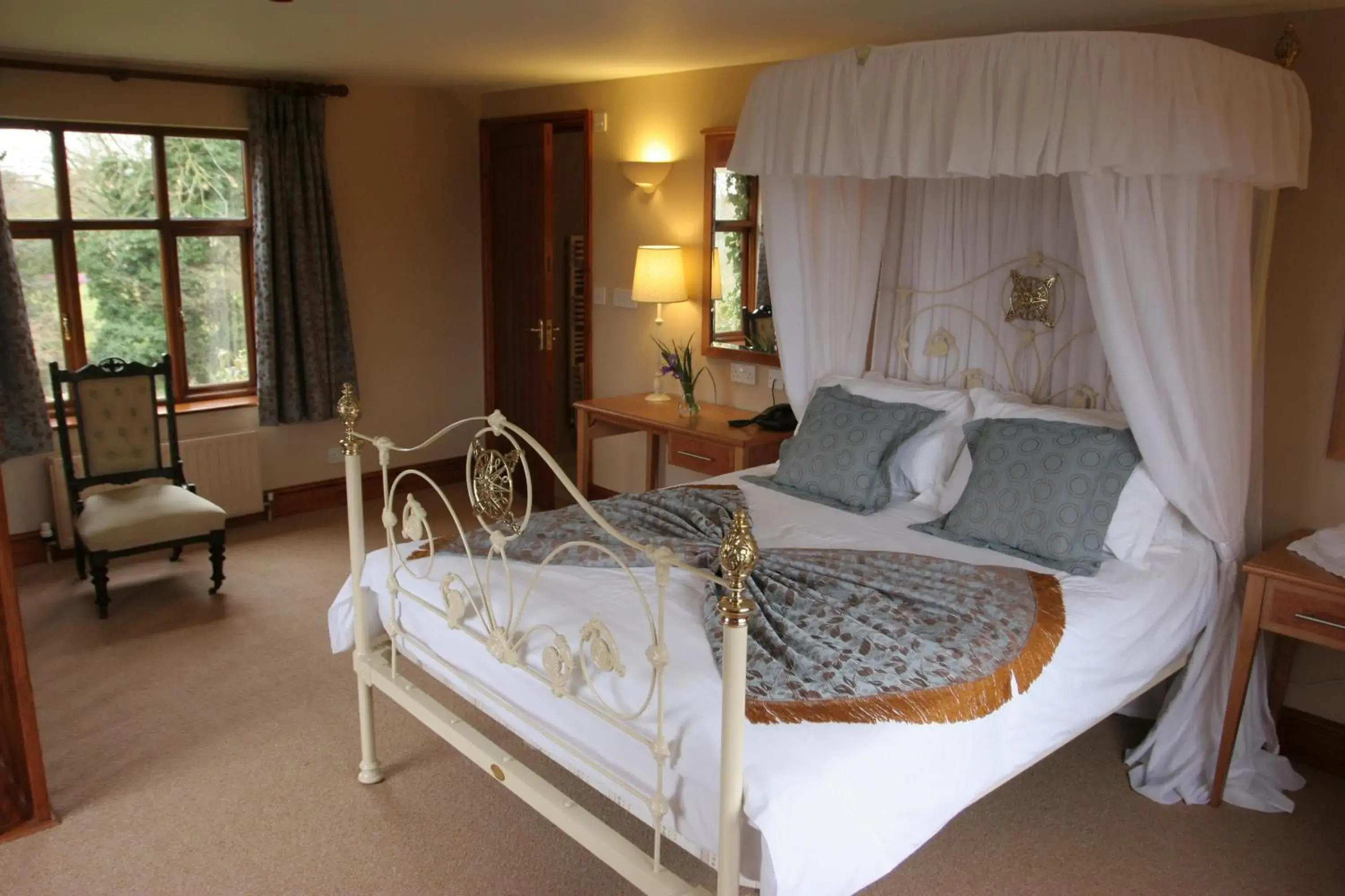 Day, Bed in Ivy House Country Hotel