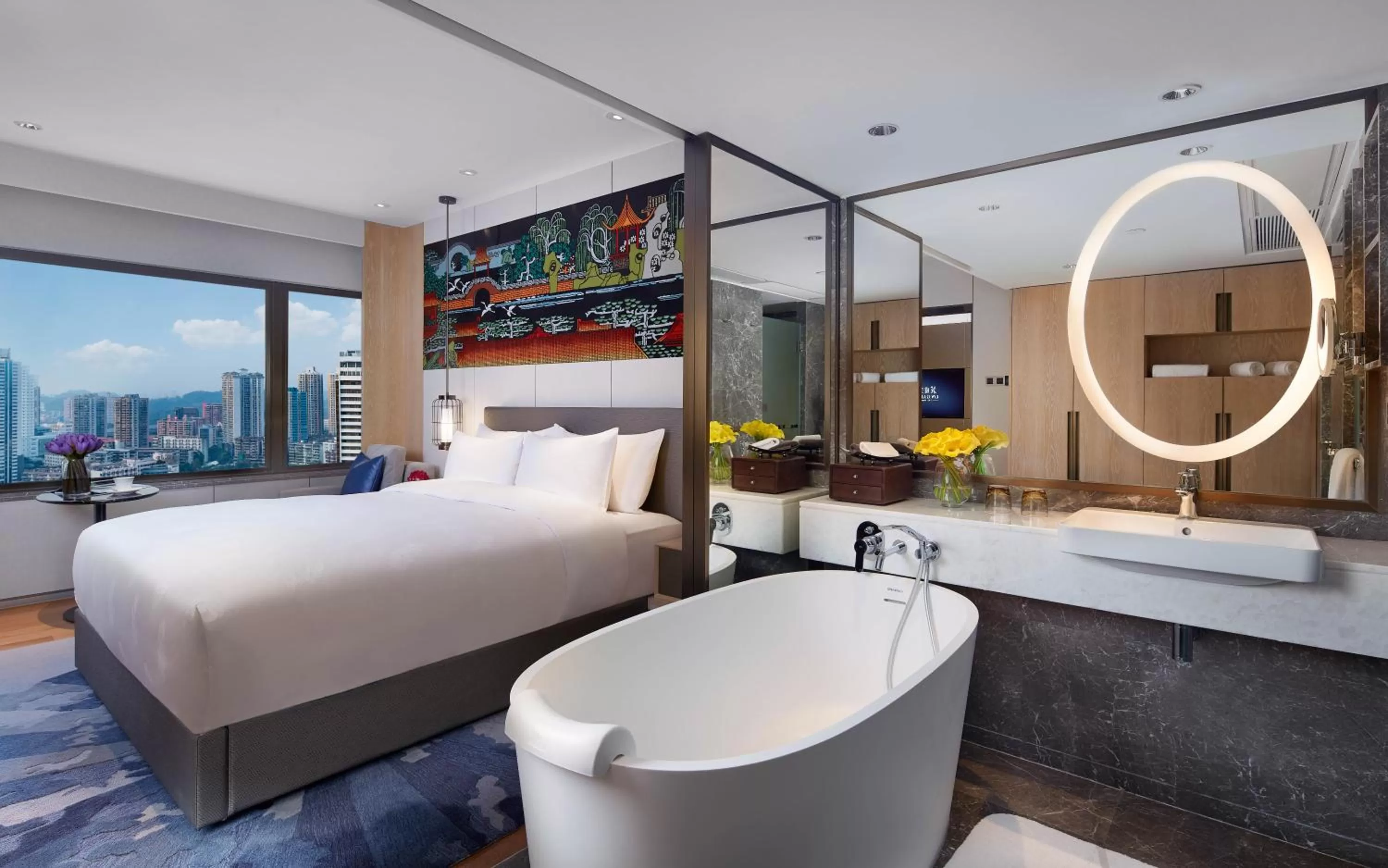 Bathroom, Bed in The Garden Hotel Guangzhou