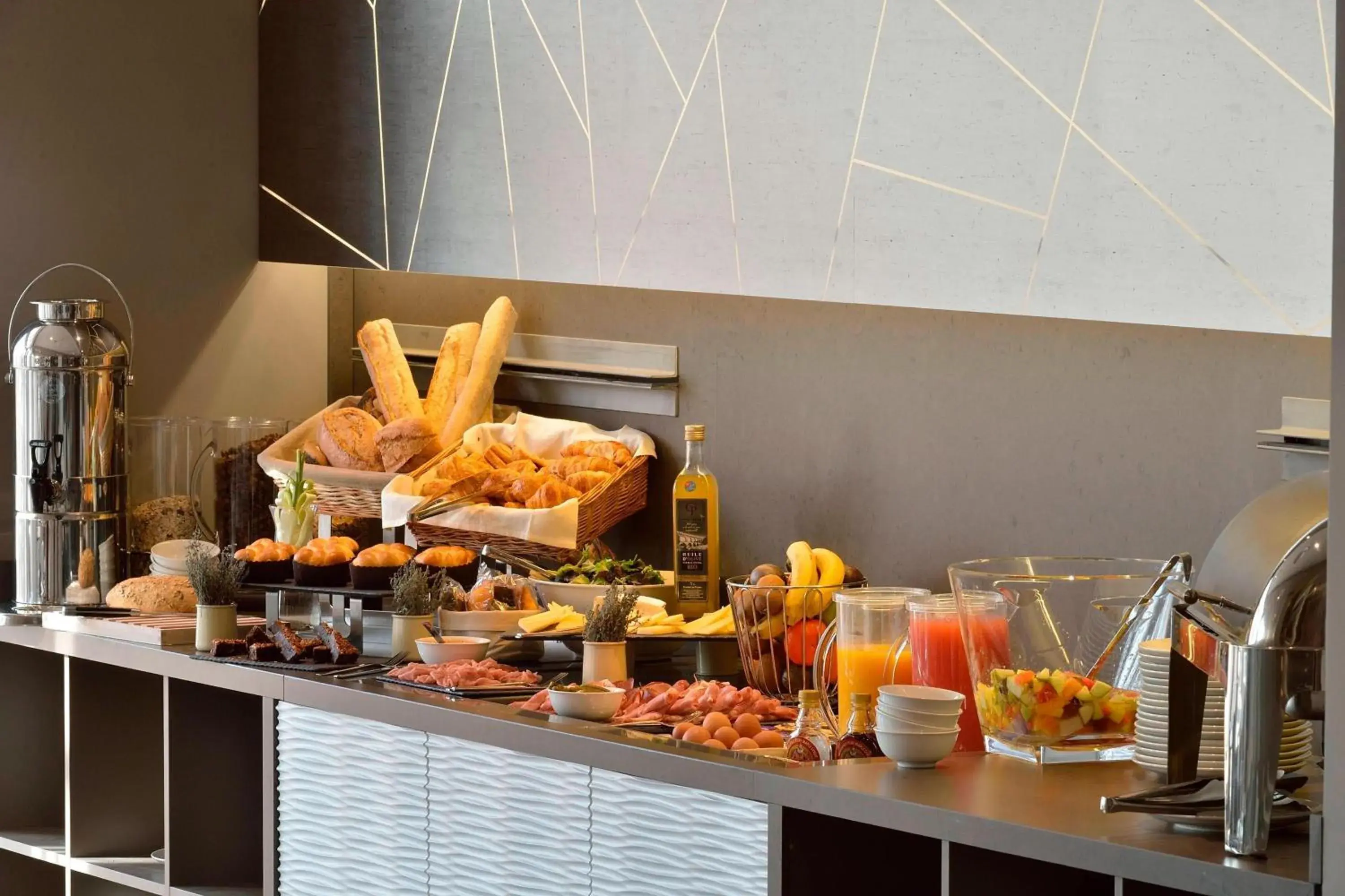 Breakfast, Food in AC Hotel by Marriott Marseille Prado Vélodrome