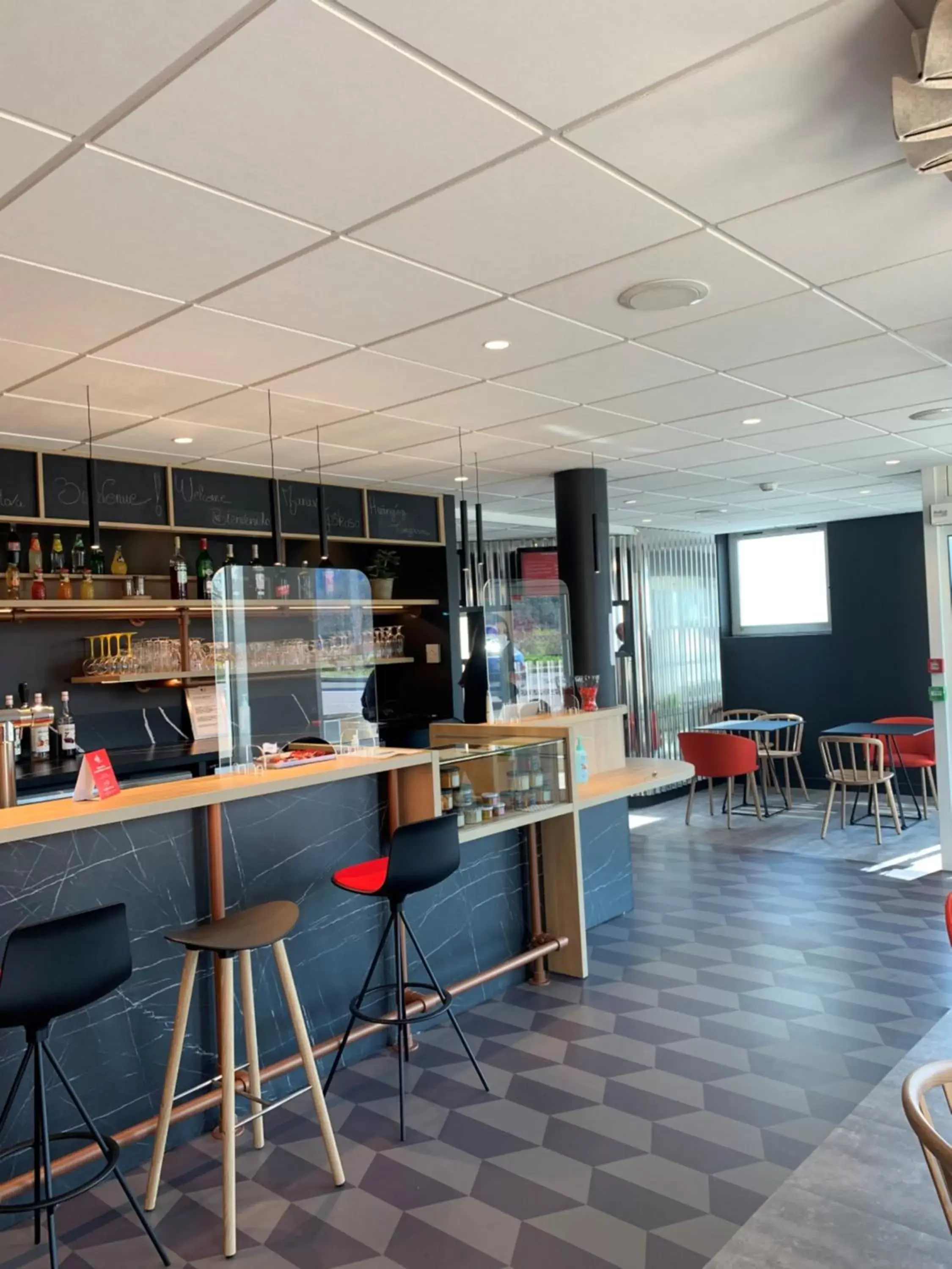 Lobby or reception, Restaurant/Places to Eat in ibis Auxerre Centre