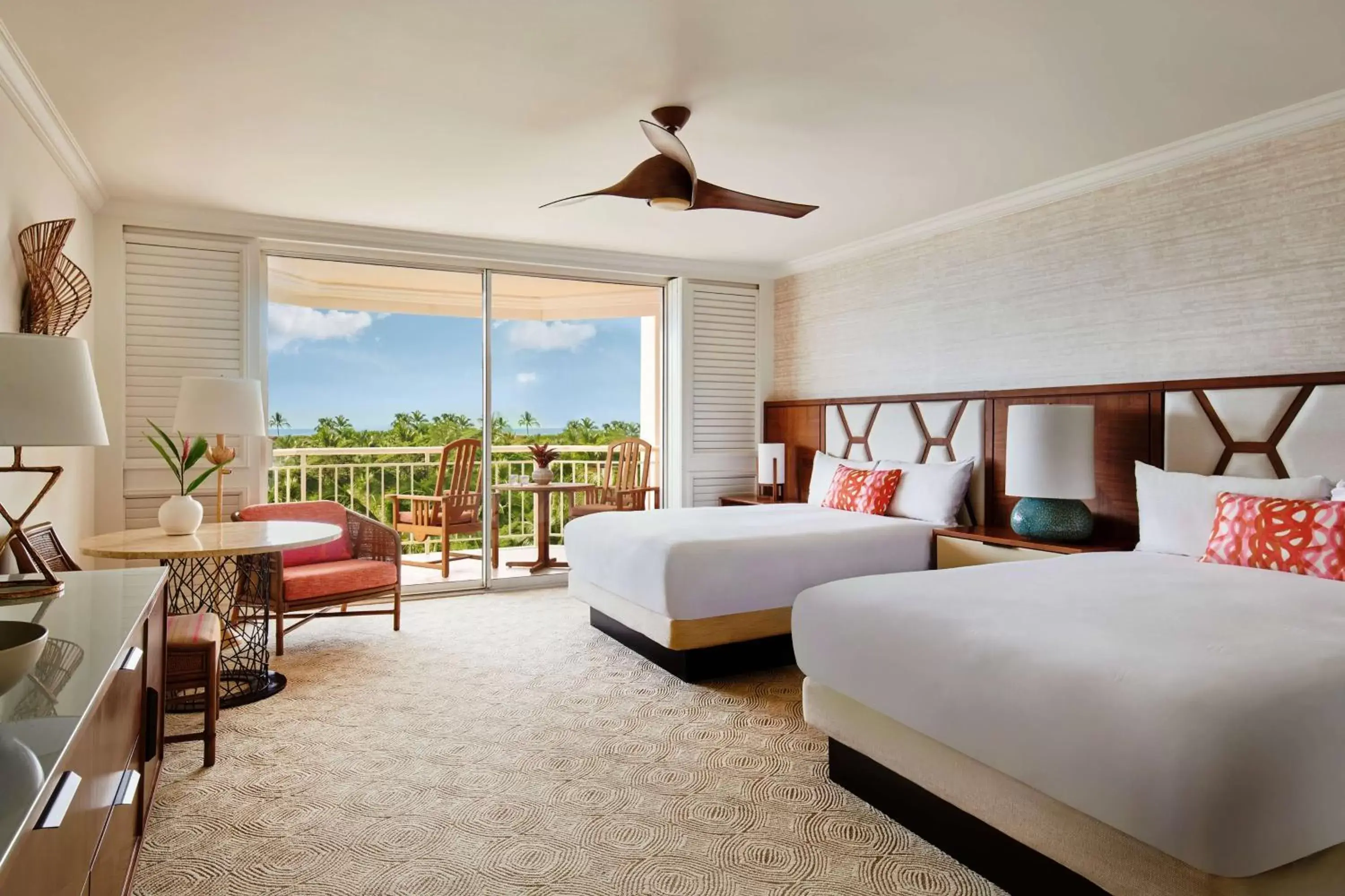 Living room in Grand Wailea Resort Hotel & Spa, A Waldorf Astoria Resort