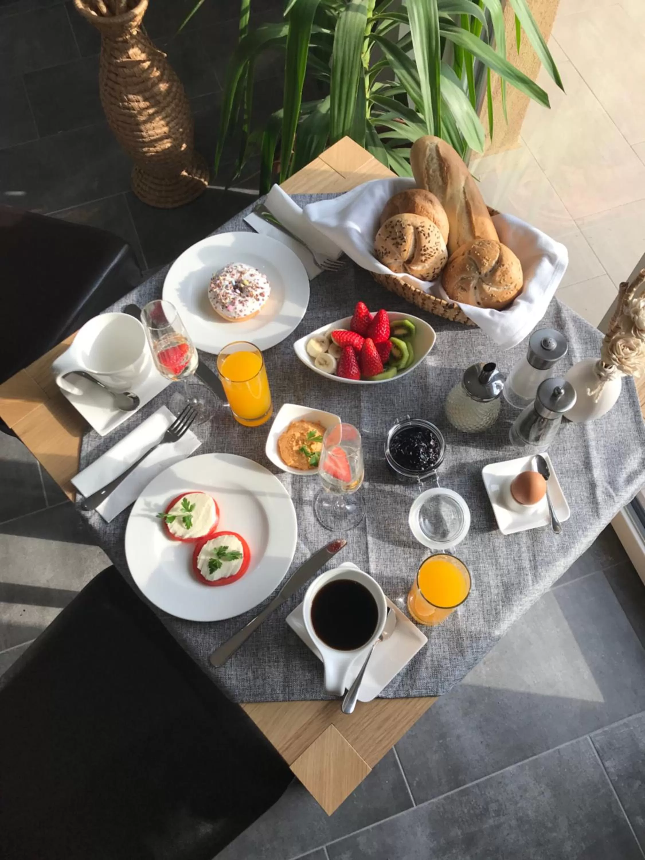 Breakfast in Villa Aruba & Private SPA Suites