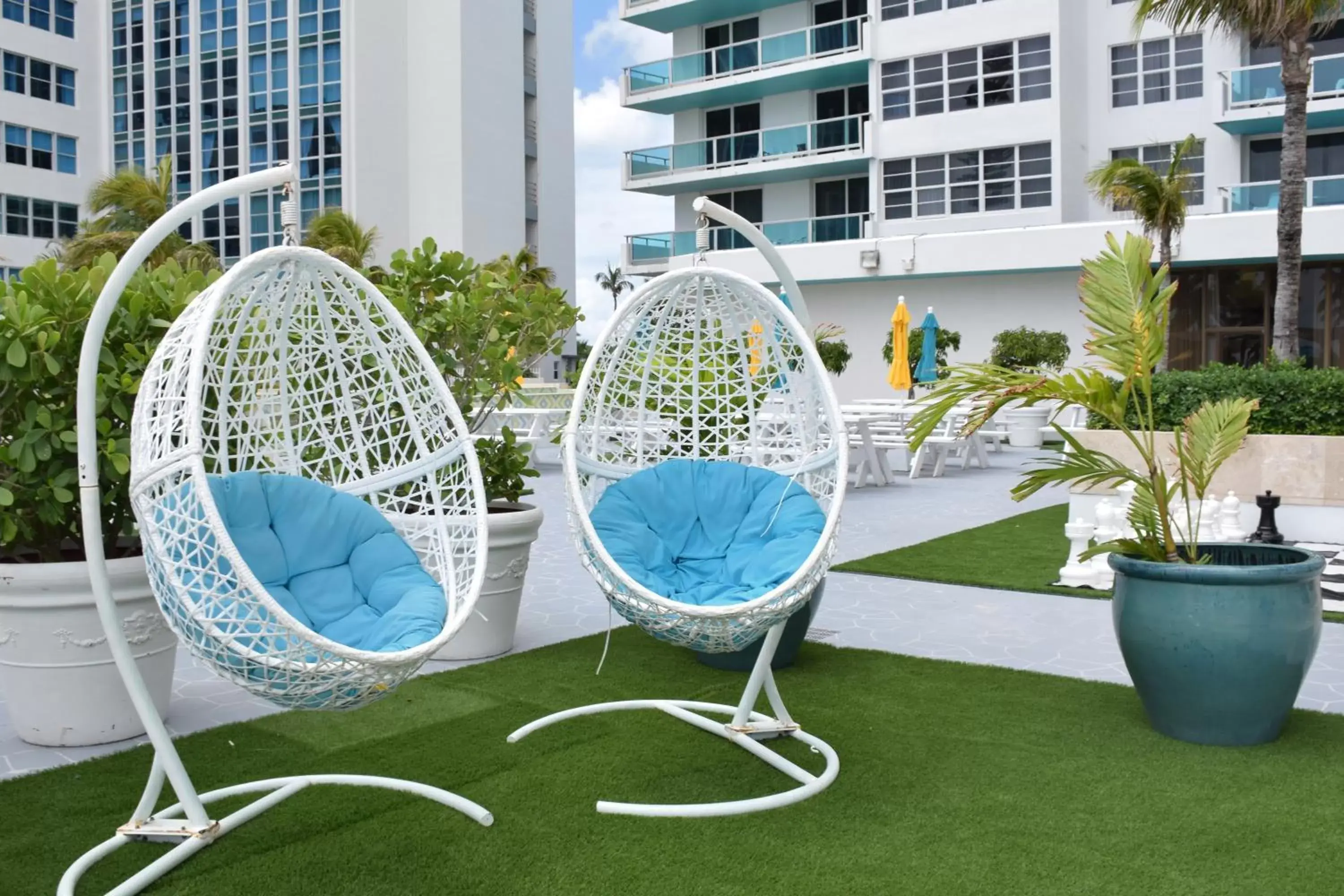 Seating area in Seacoast Suites on Miami Beach