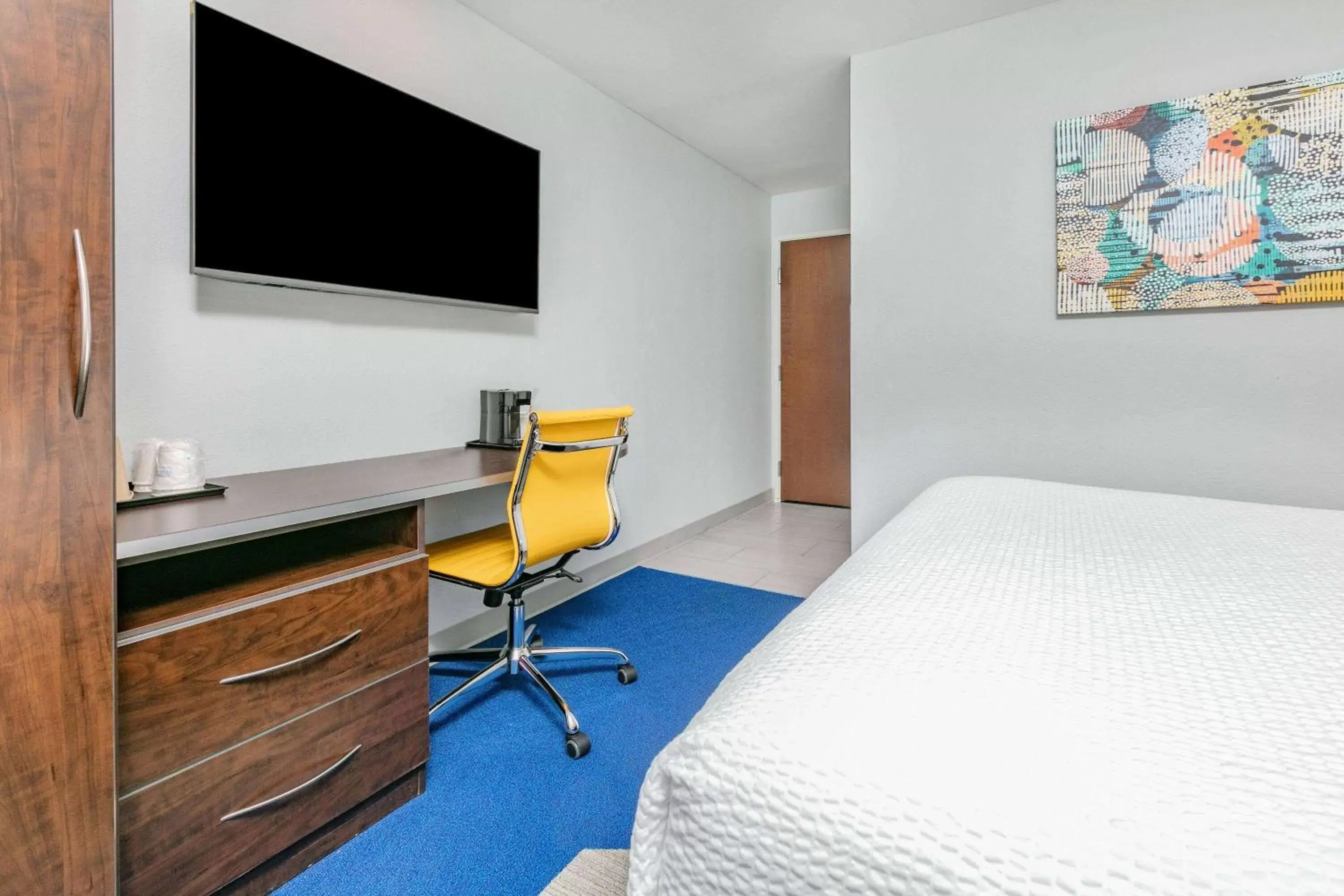 TV and multimedia, TV/Entertainment Center in Microtel Inn & Suites by Wyndham Austin Airport