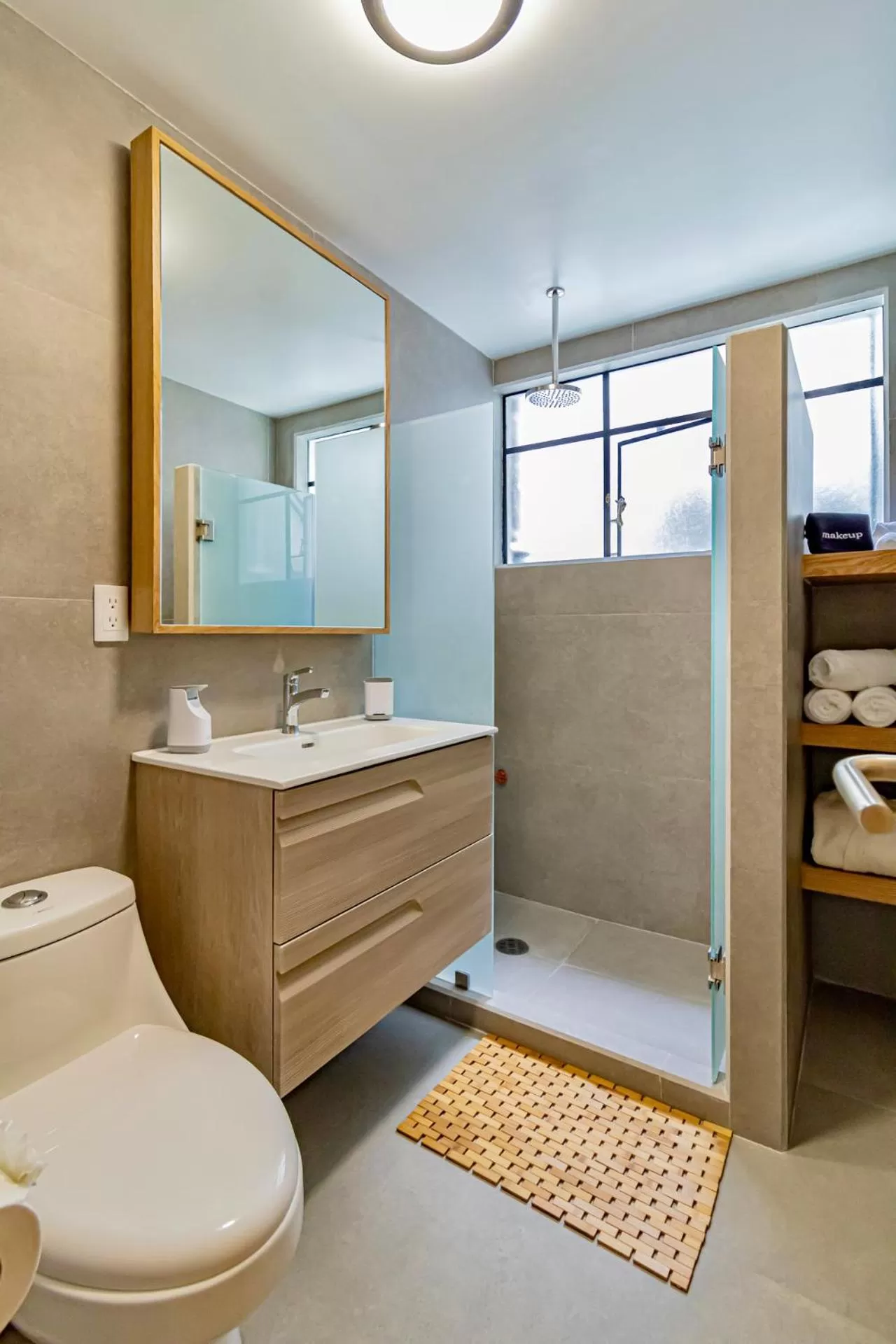 Toilet in Mi Zona Lodging WTC