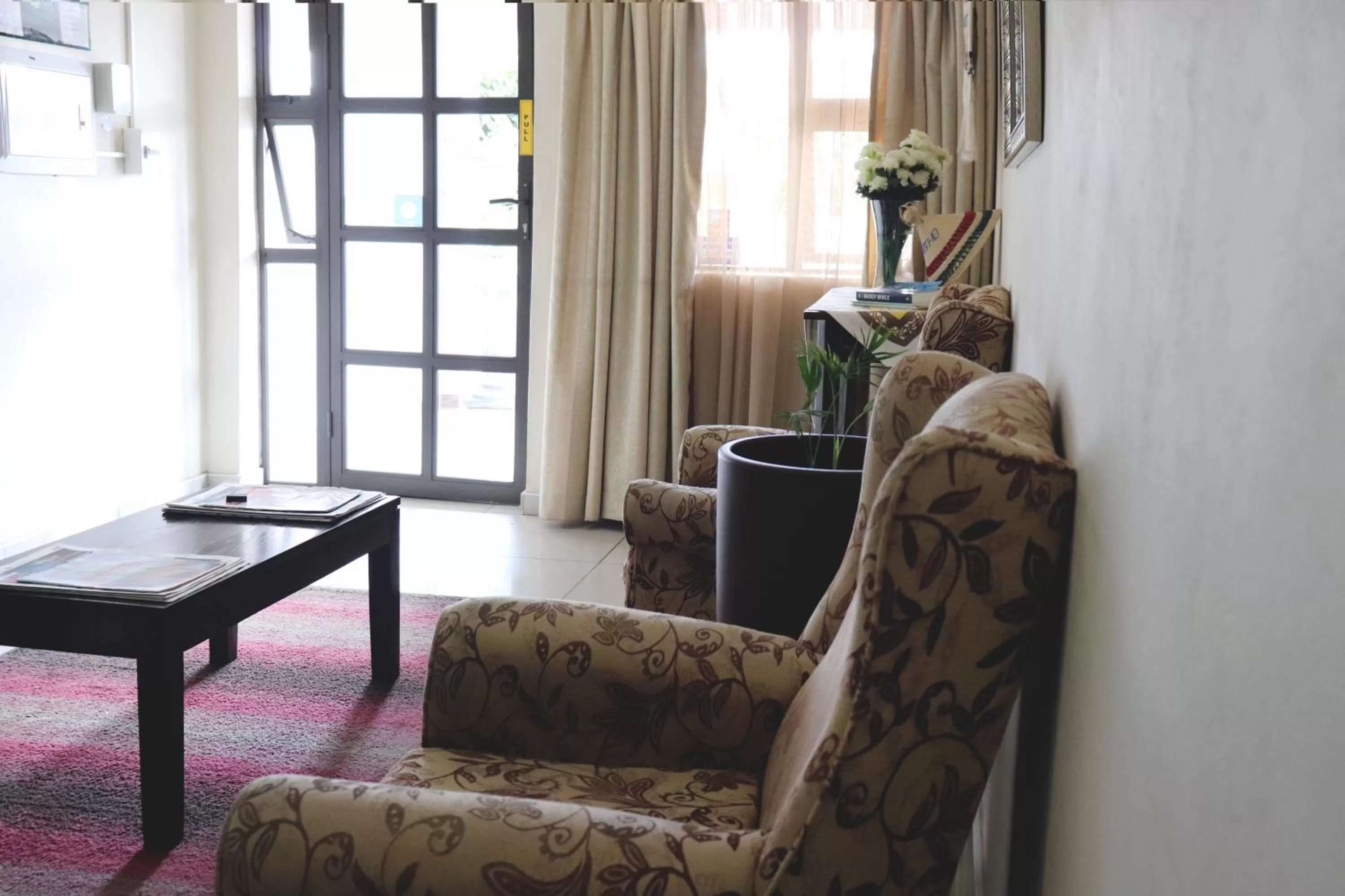 Lobby or reception in Tribute Guest House Matala