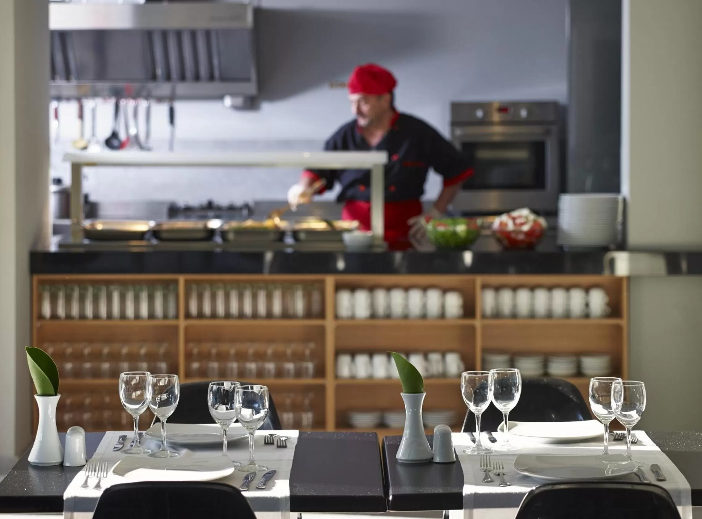 Restaurant/places to eat in Oktober Downtown Boutique Hotel