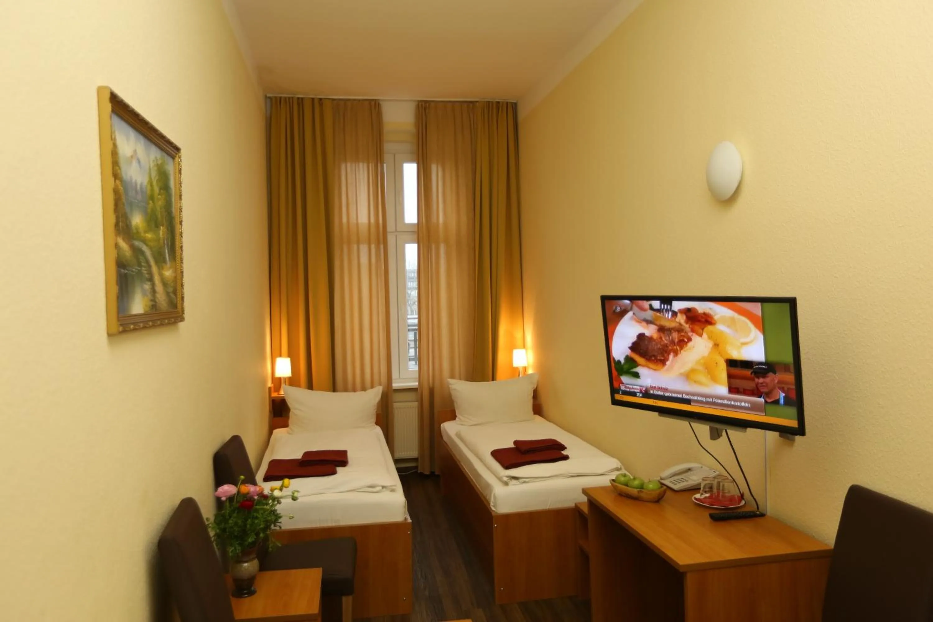 Photo of the whole room, Bed in Hotel AI Königshof