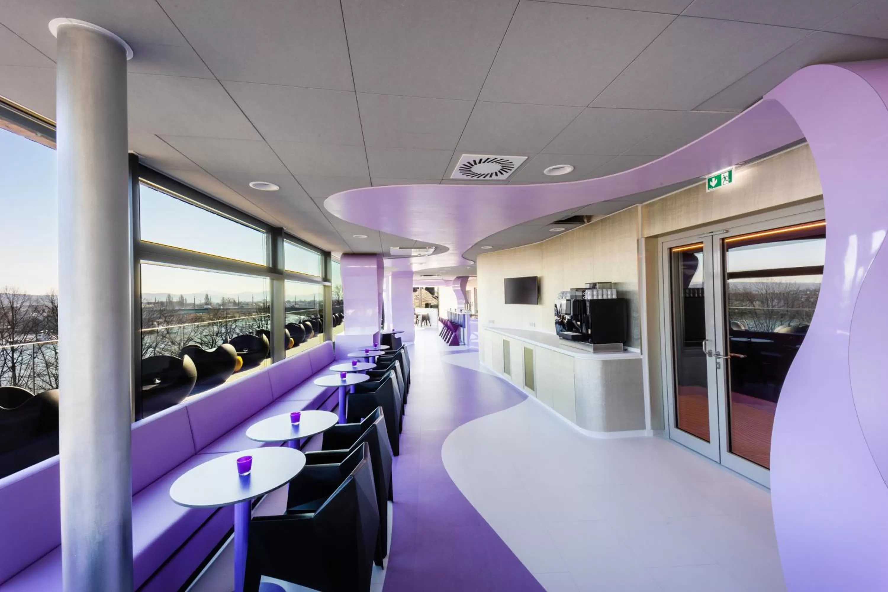 Lounge or bar in Prize by Radisson, Bonn City