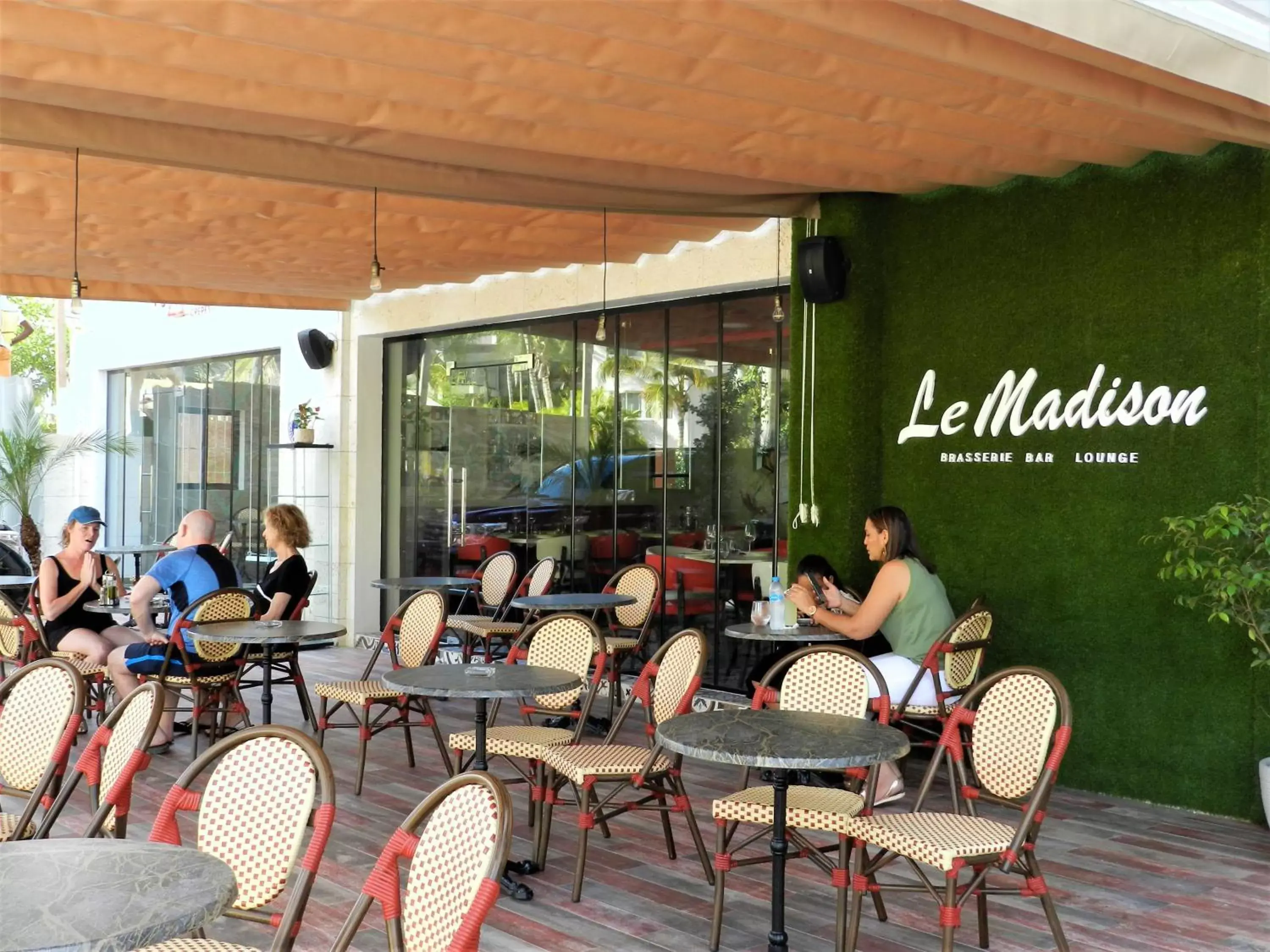 Nearby landmark, Restaurant/Places to Eat in Karimar Beach Condo Hotel