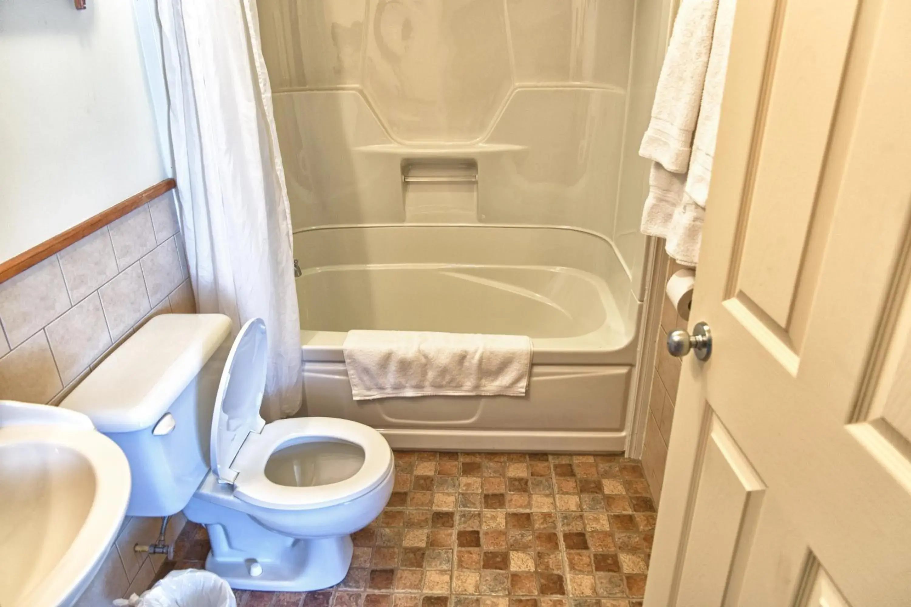 Bathroom in Hotel Le Plaza