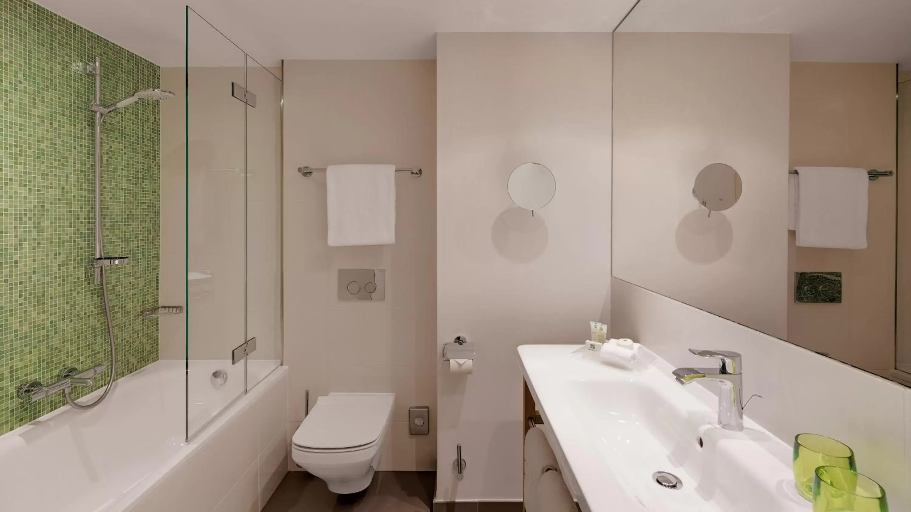 Bathroom in Holiday Inn Frankfurt - Alte Oper, an IHG Hotel