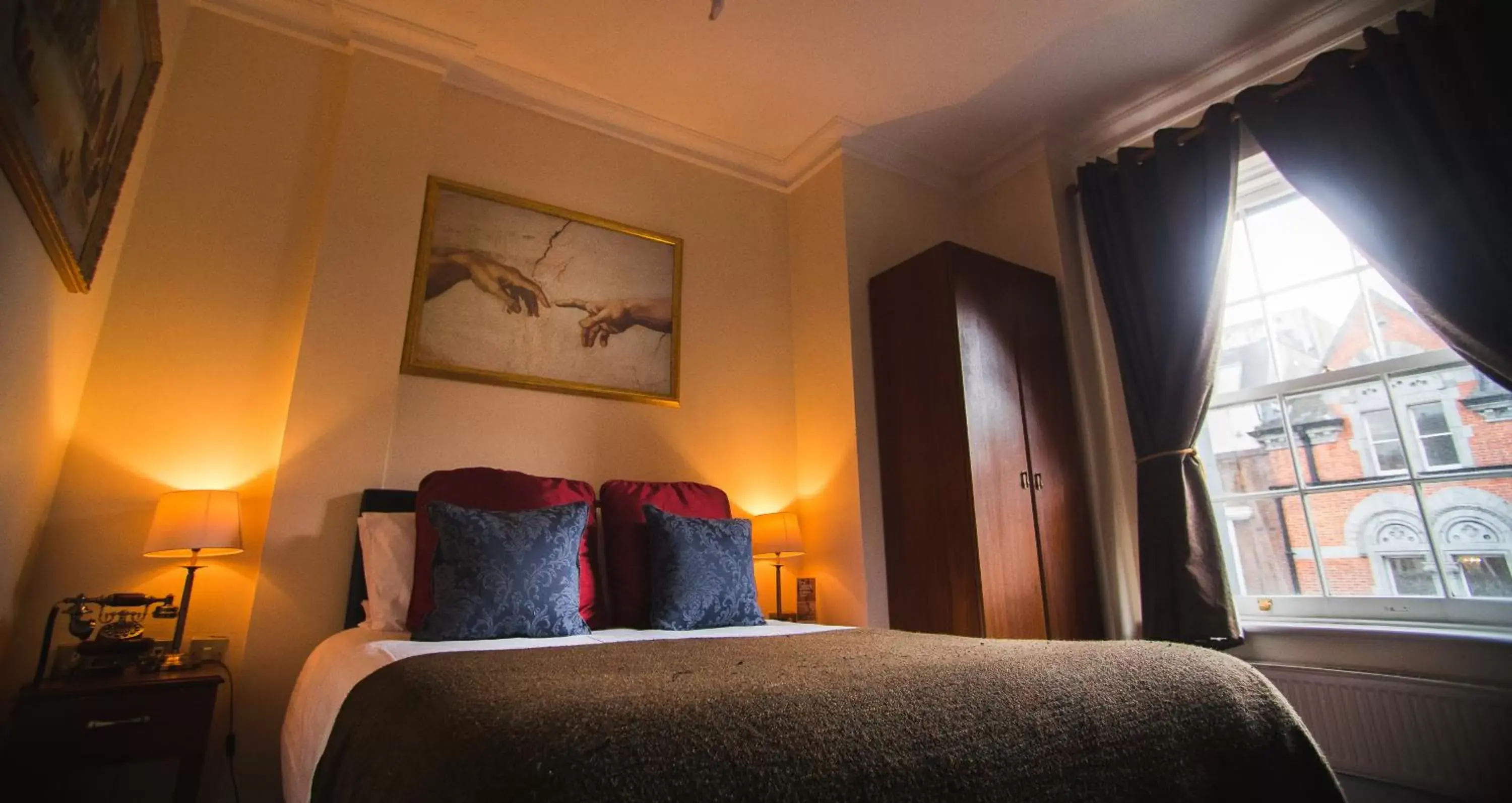 Bed in Dublin Citi Hotel