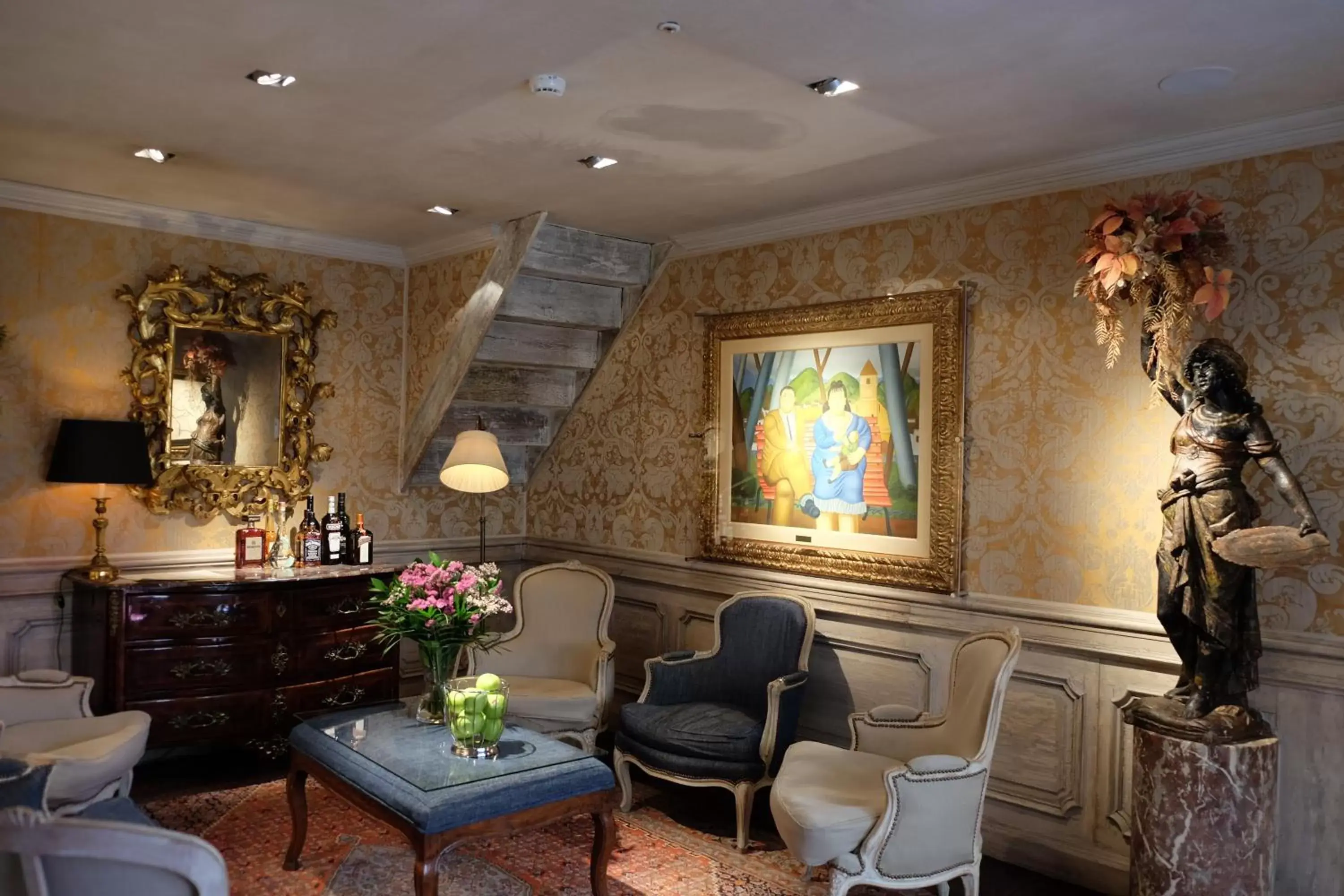 Living room, Lobby/Reception in Relais Bourgondisch Cruyce, A Luxe Worldwide Hotel