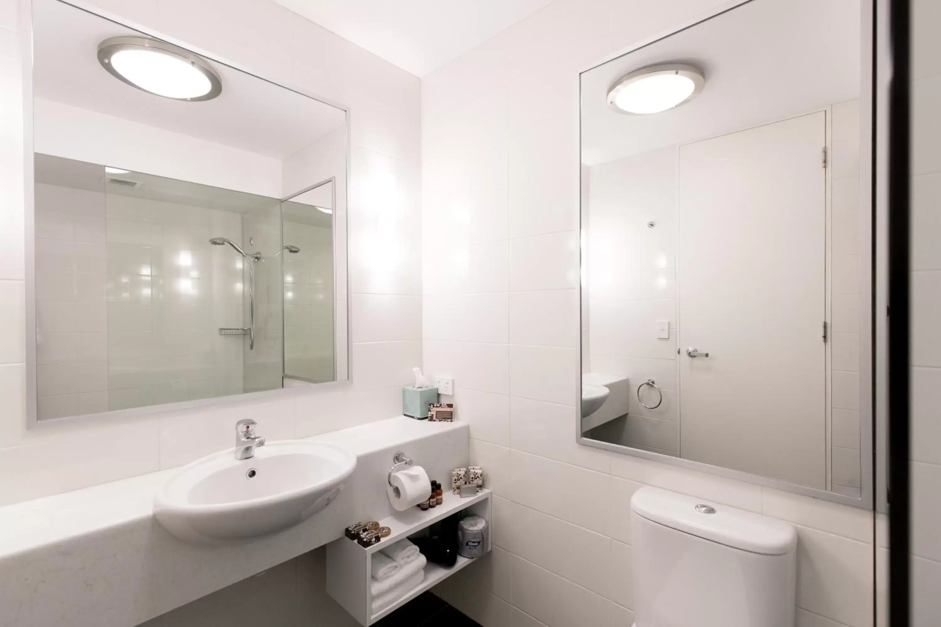 Bathroom in St Ives Apartments