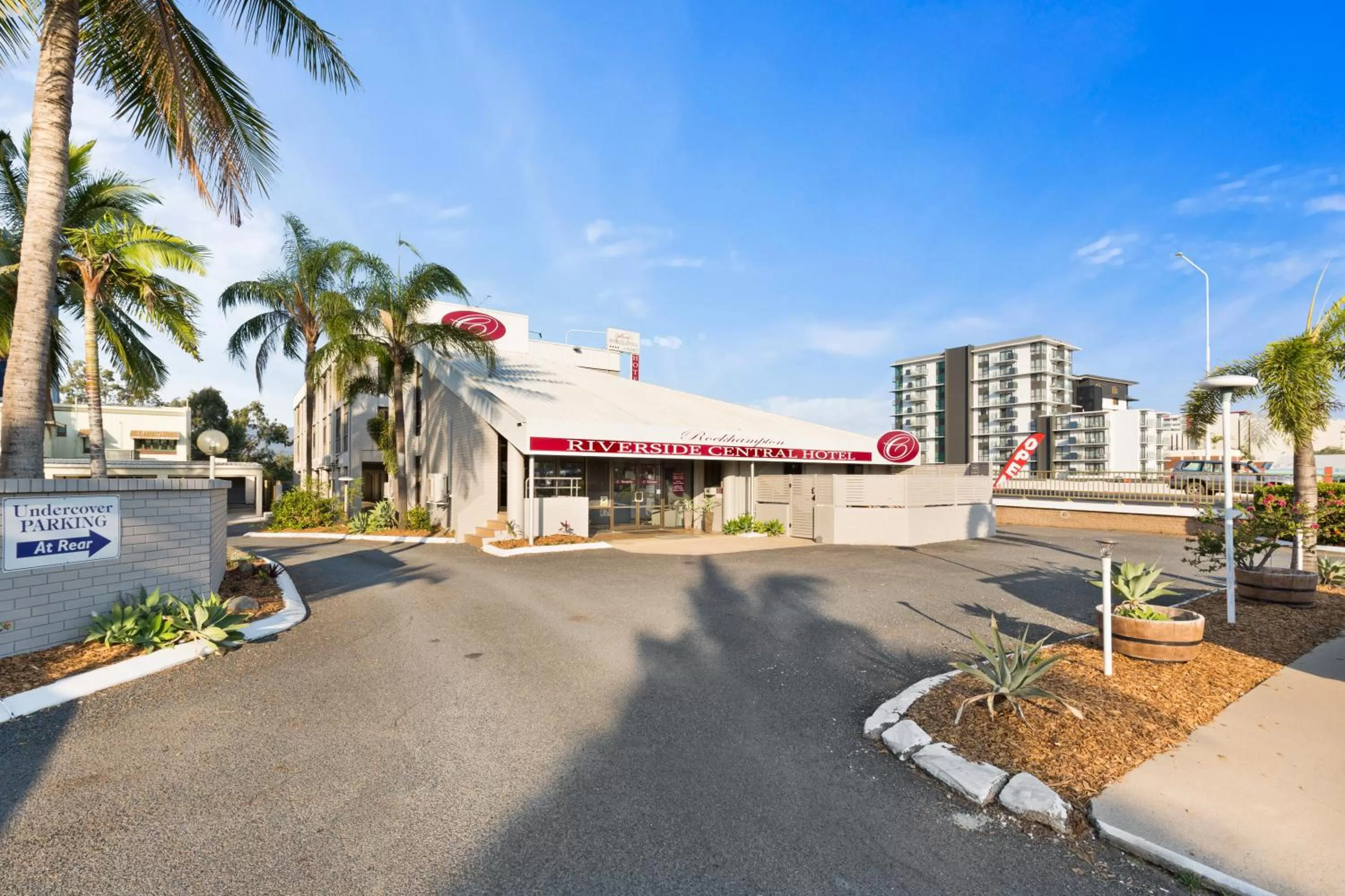 Property building in Rockhampton Riverside Central Hotel Official