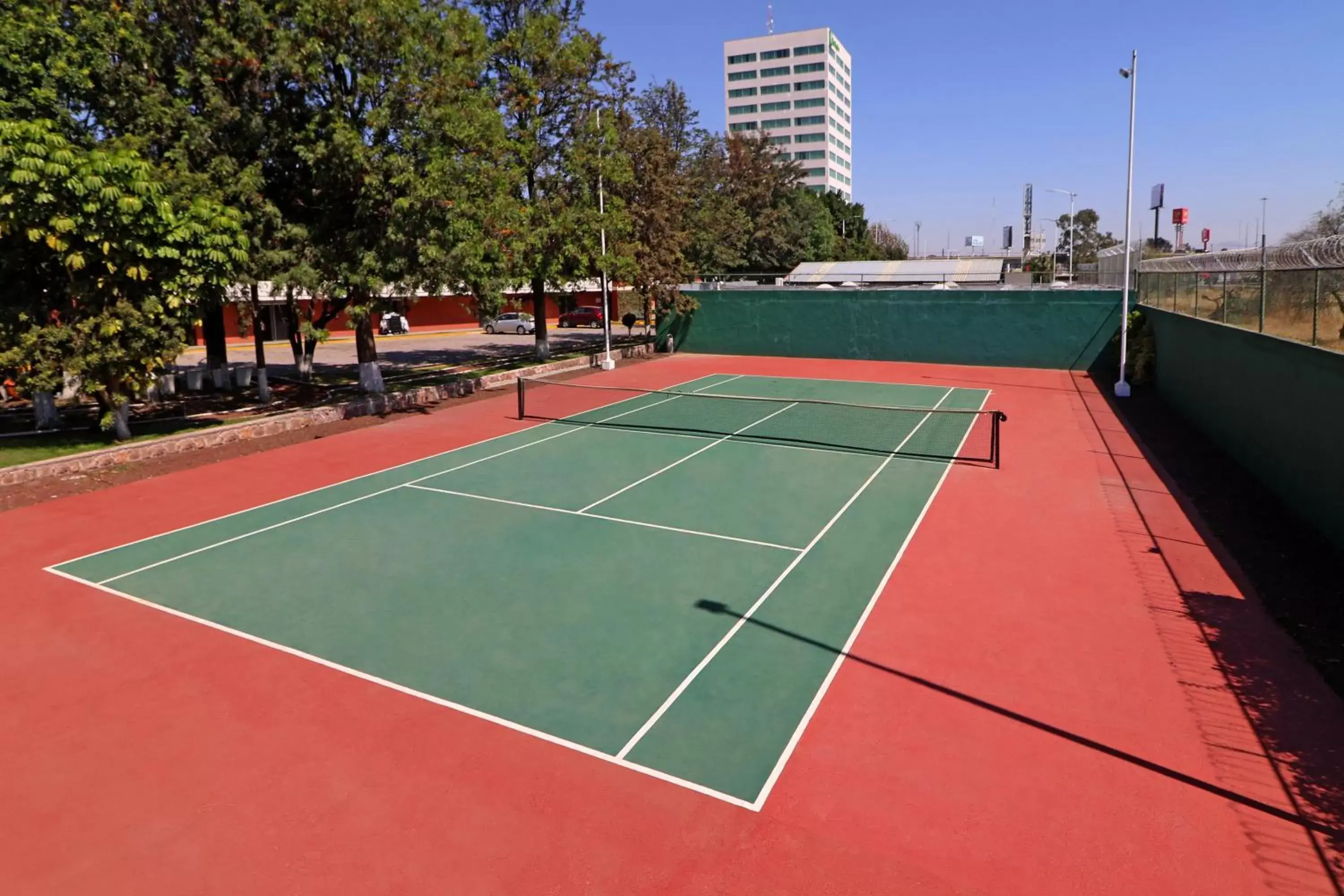 Area and facilities, Tennis/Squash in Holiday Inn San Luis Potosi-Quijote, an IHG Hotel