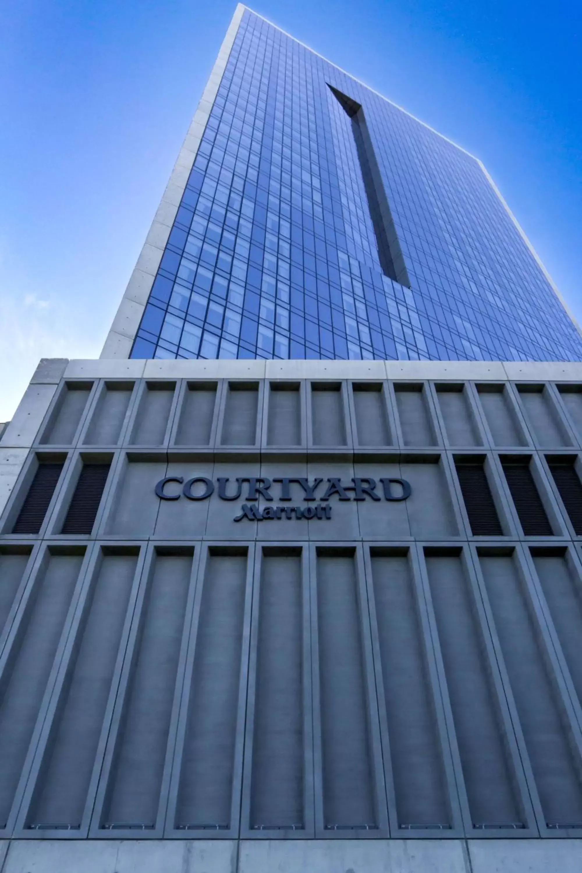 Property Building in Courtyard by Marriott Long Island City/New York Manhattan View