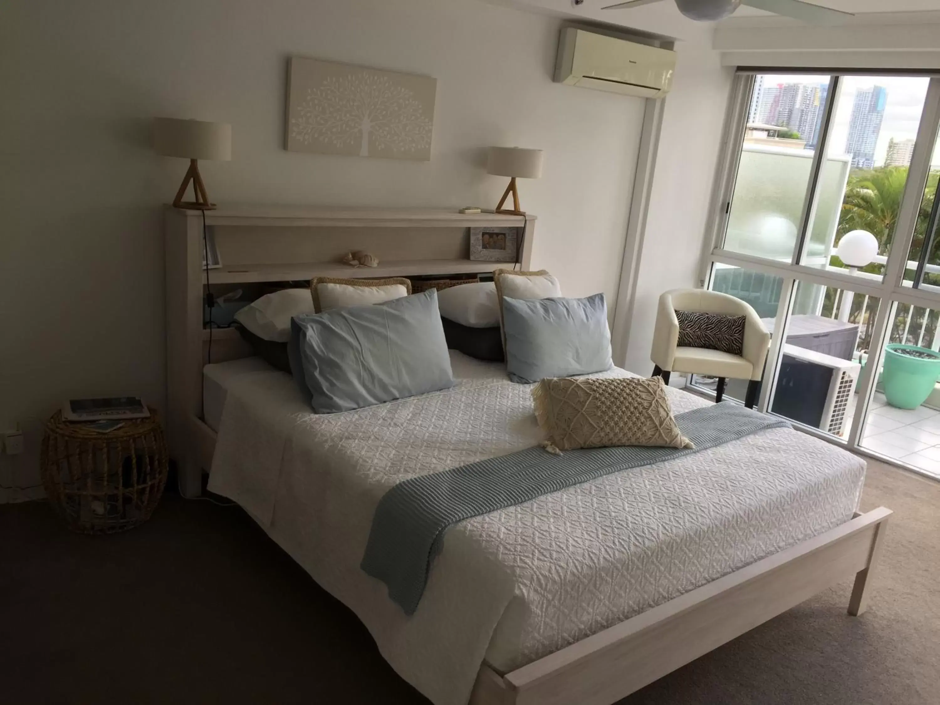 Bedroom, Bed in Ocean Sands Resort