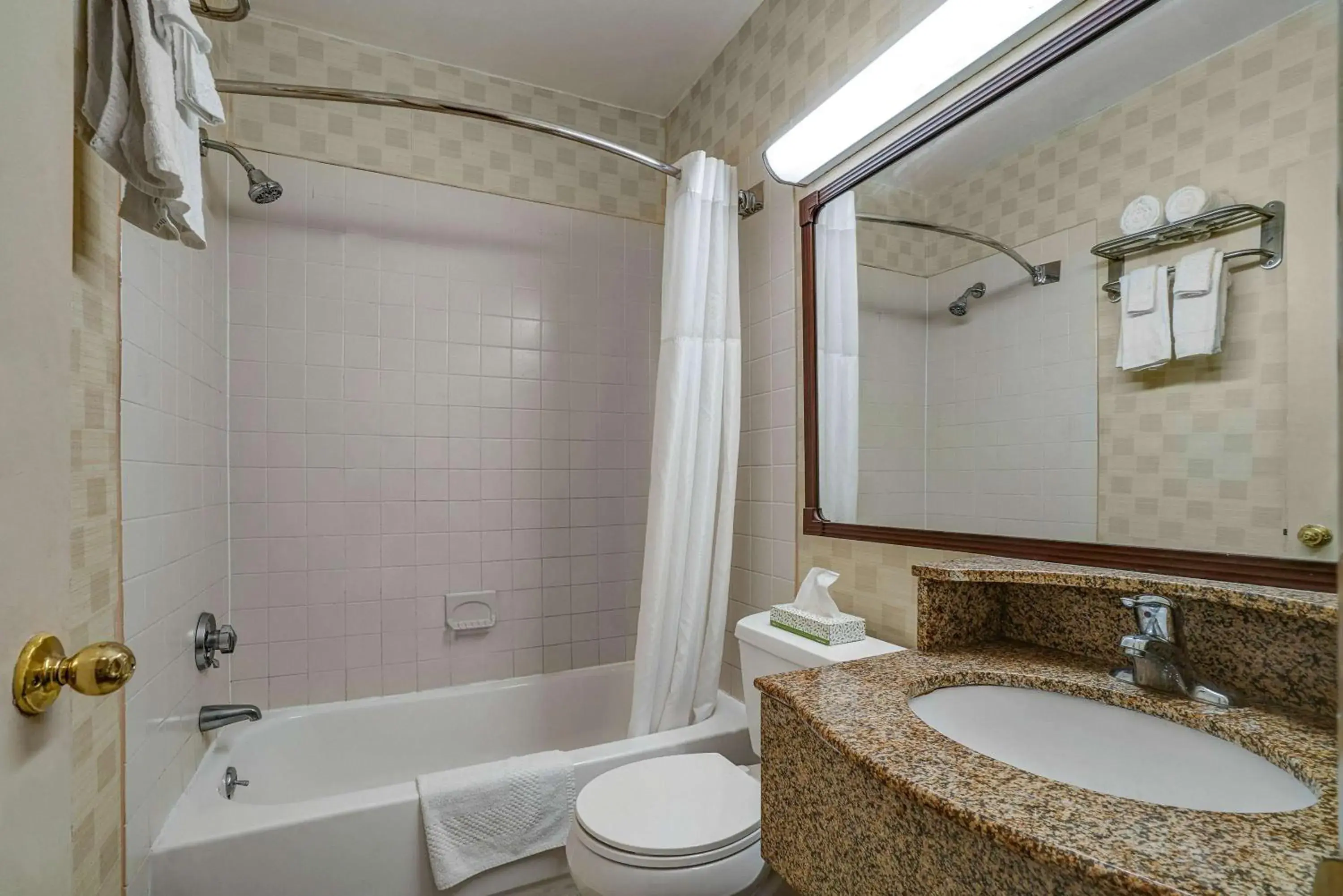 Photo of the whole room, Bathroom in Motel 6 Lester - Philadelphia Airport