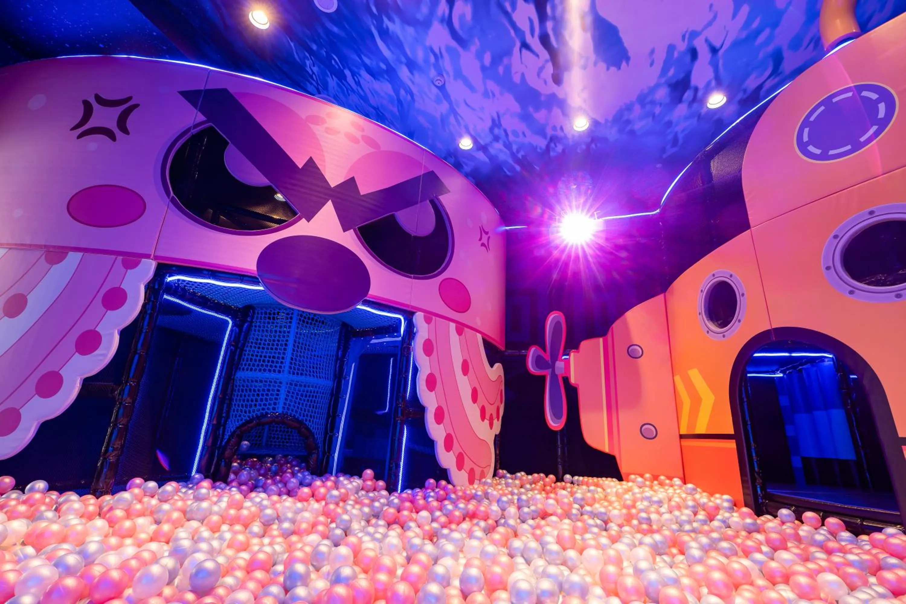 Evening entertainment in Hualien Farglory Hotel