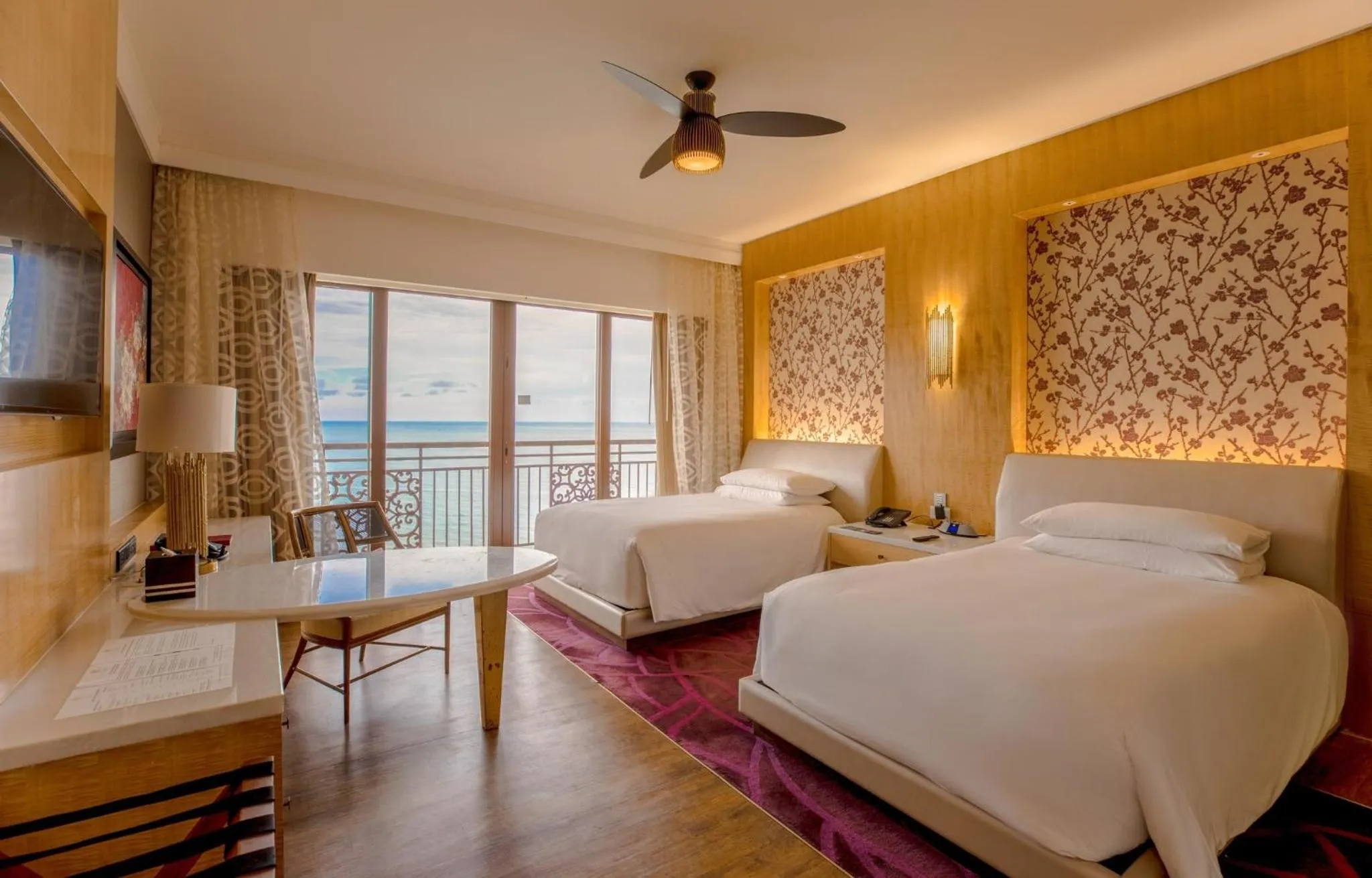 Photo of the whole room, Bed in InterContinental Grand Ho Tram