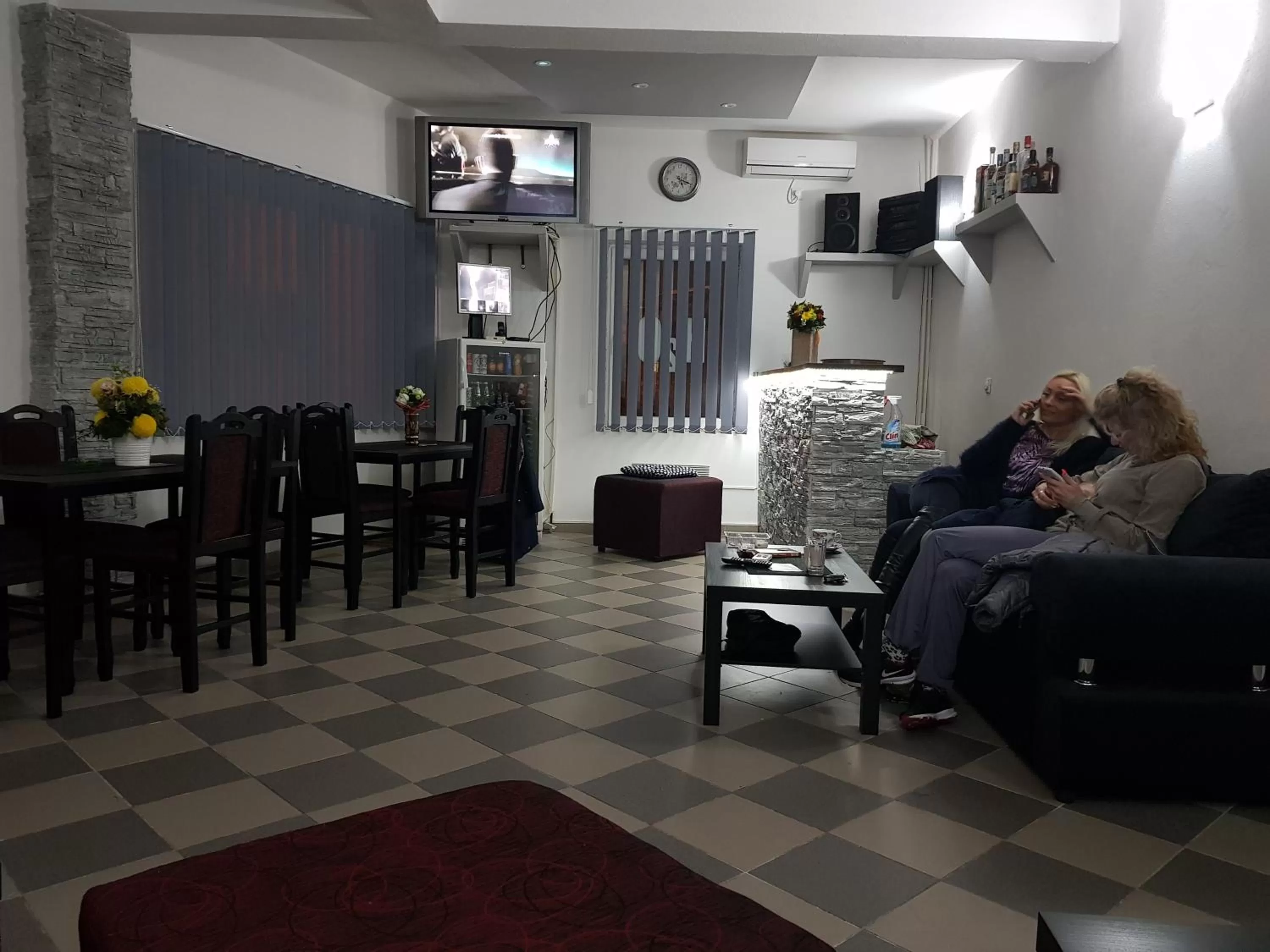 Restaurant/Places to Eat in Prenociste H2O