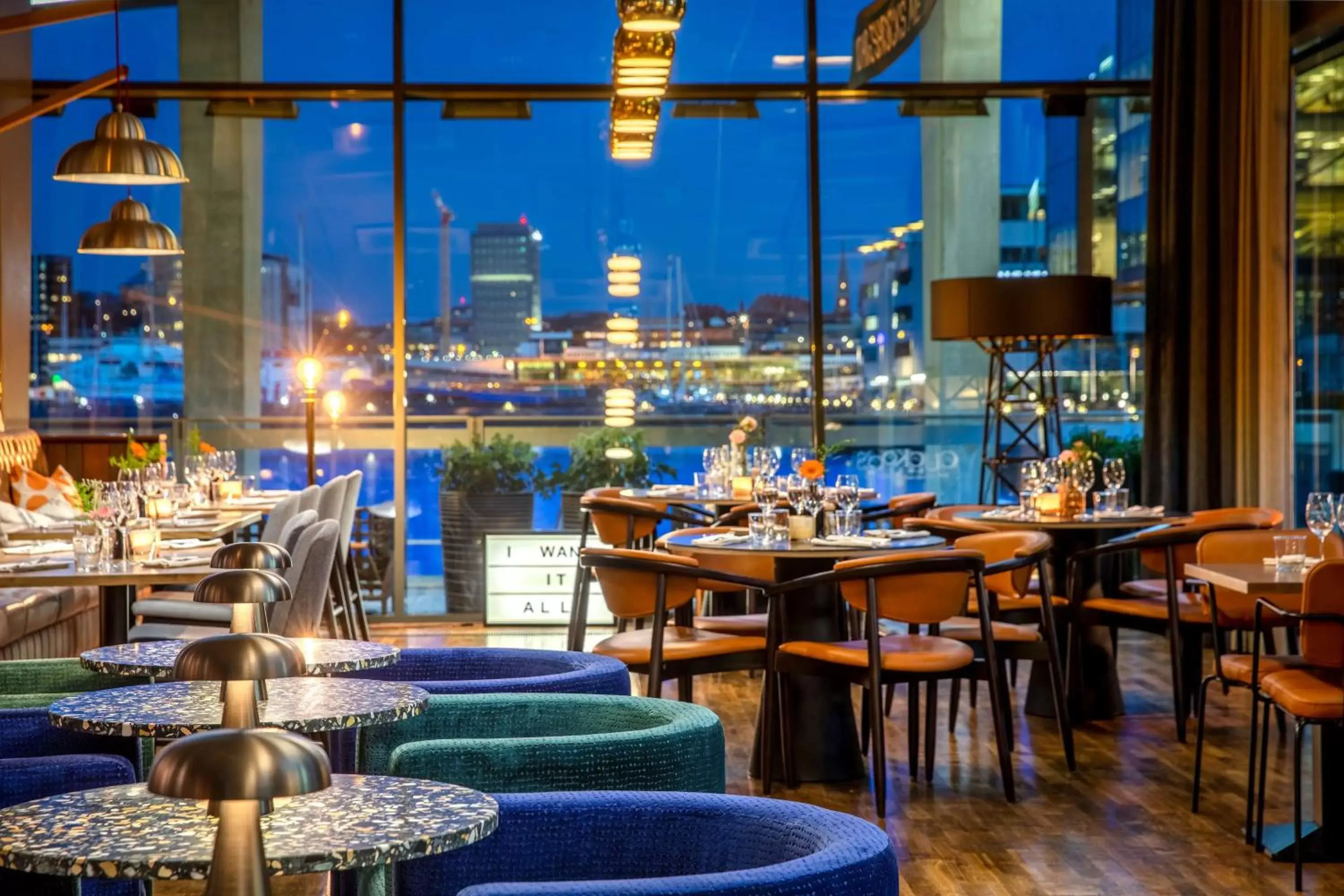 Restaurant/Places to Eat in Radisson Blu Riverside Hotel