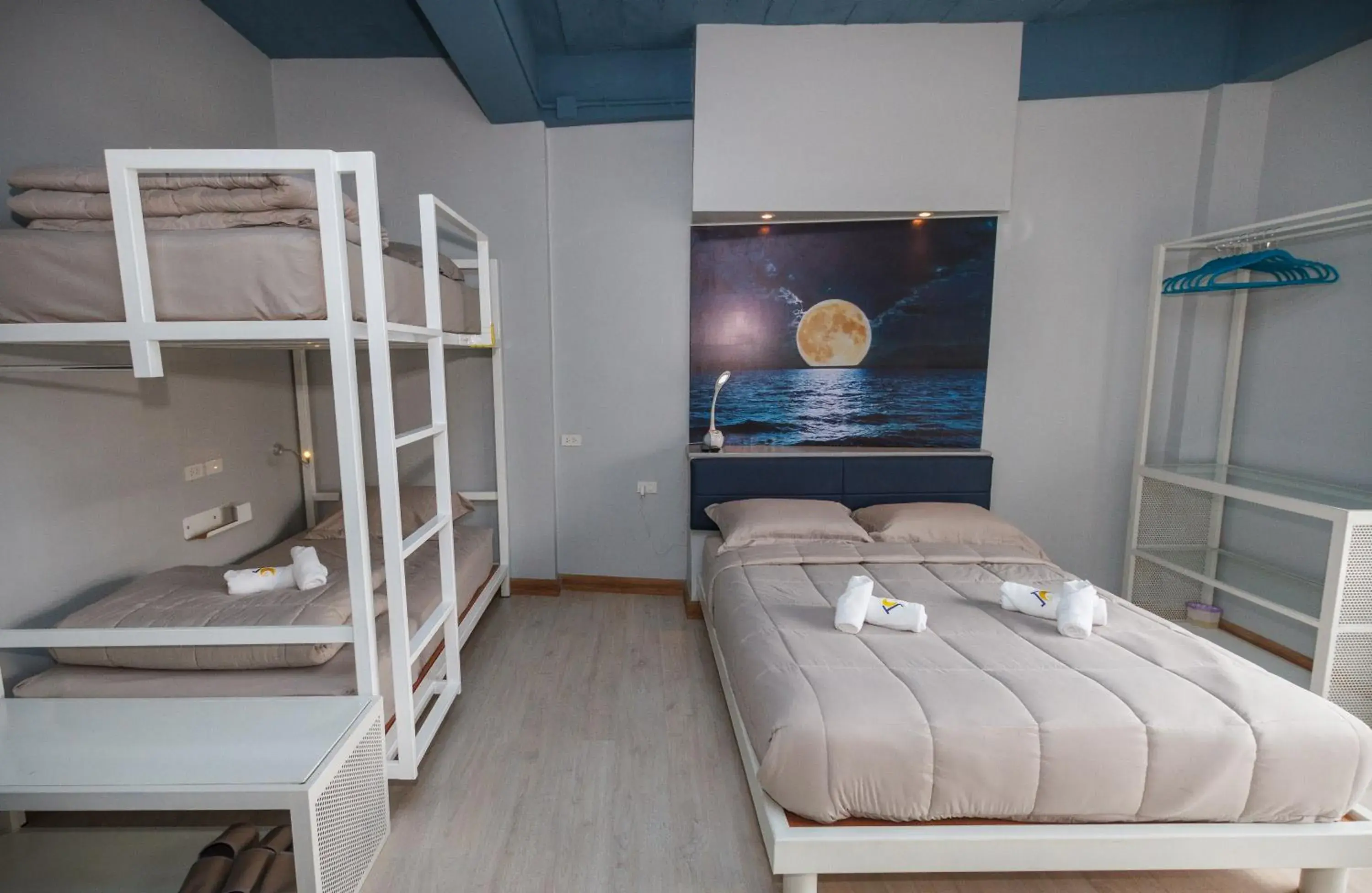 Bed, Bunk Bed in The Moon Hostel Huahin