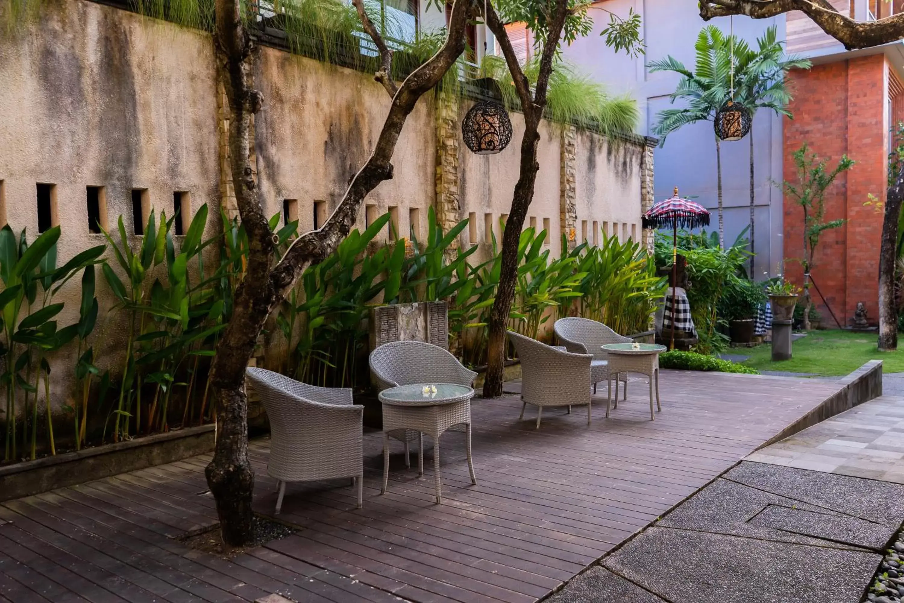 Seating area in Fourteen Roses Boutique Hotel, Kuta