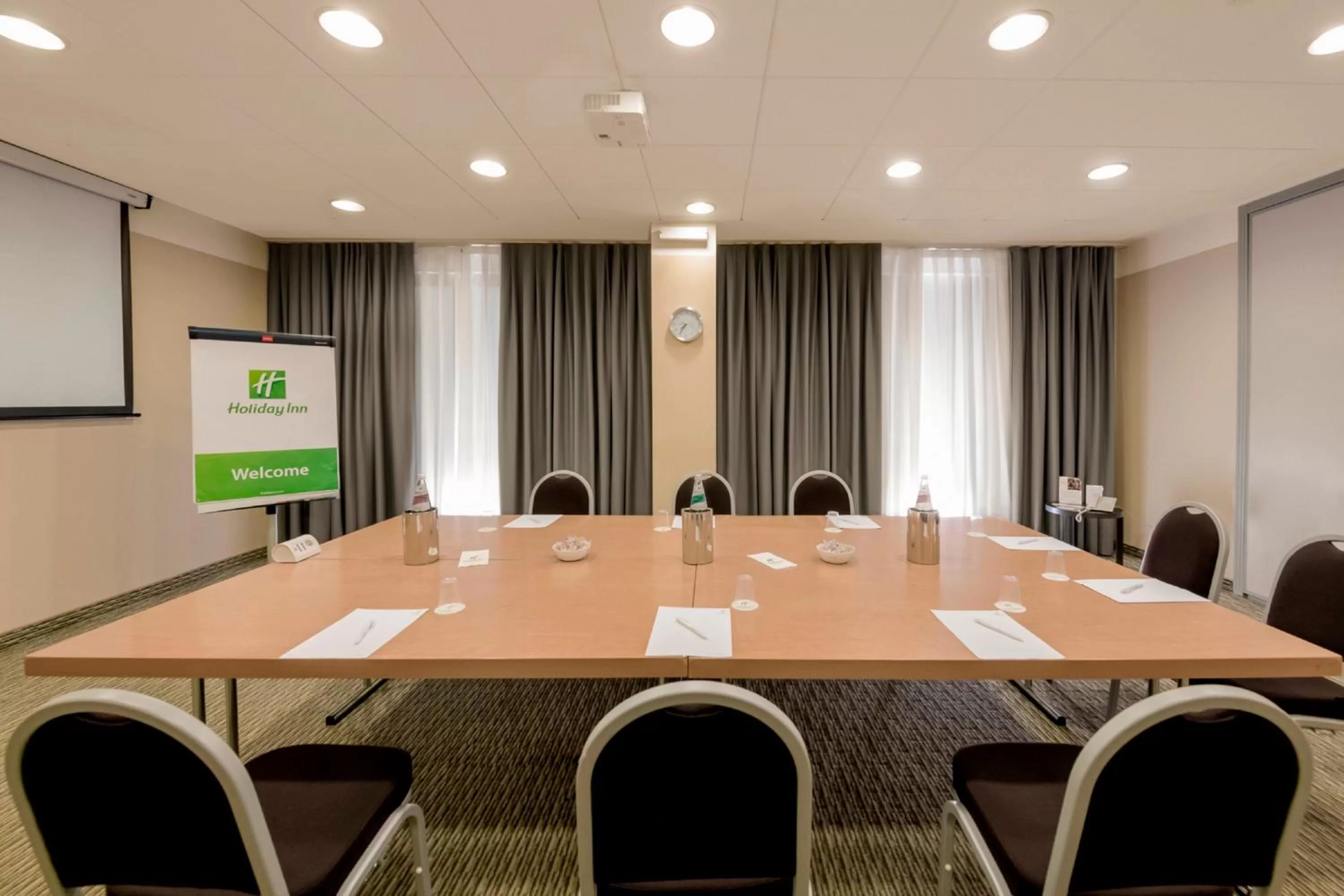 Meeting/conference room in Holiday Inn Naples by IHG