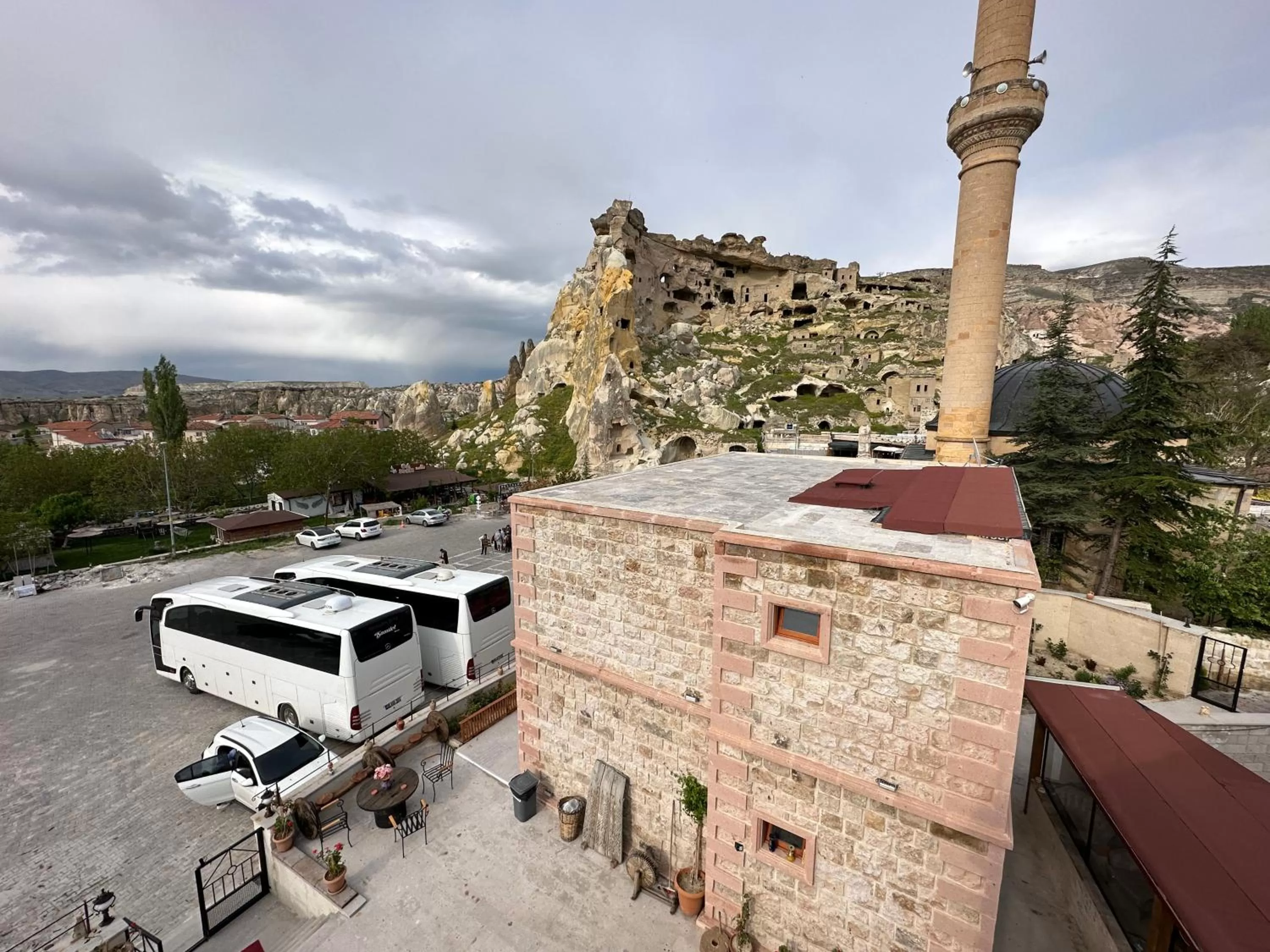 Property building in Atax Cave House