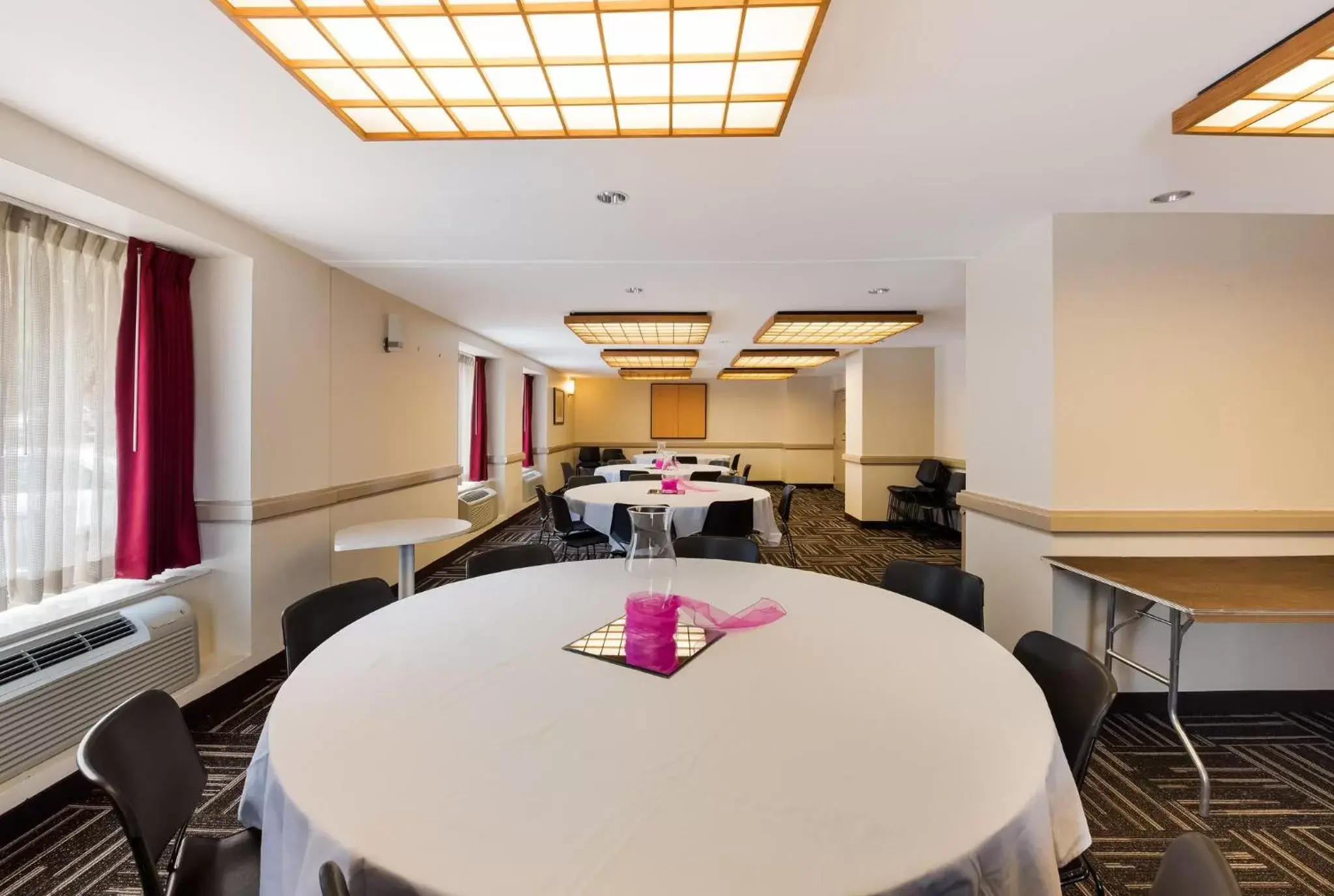 Meeting/conference room in Red Roof Inn PLUS+ Columbus Downtown - Convention Center