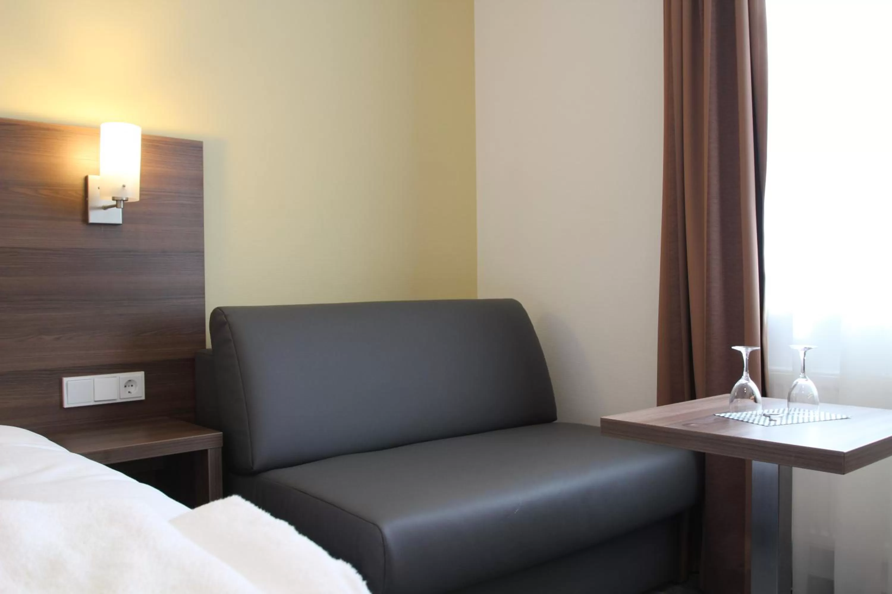 Day, Bed in Trip Inn Goethe Conference Hotel