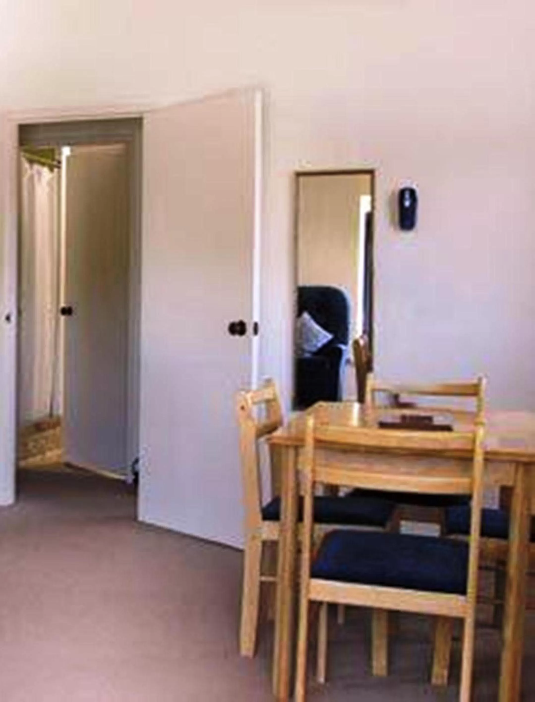 Dining area in Riverview Motel
