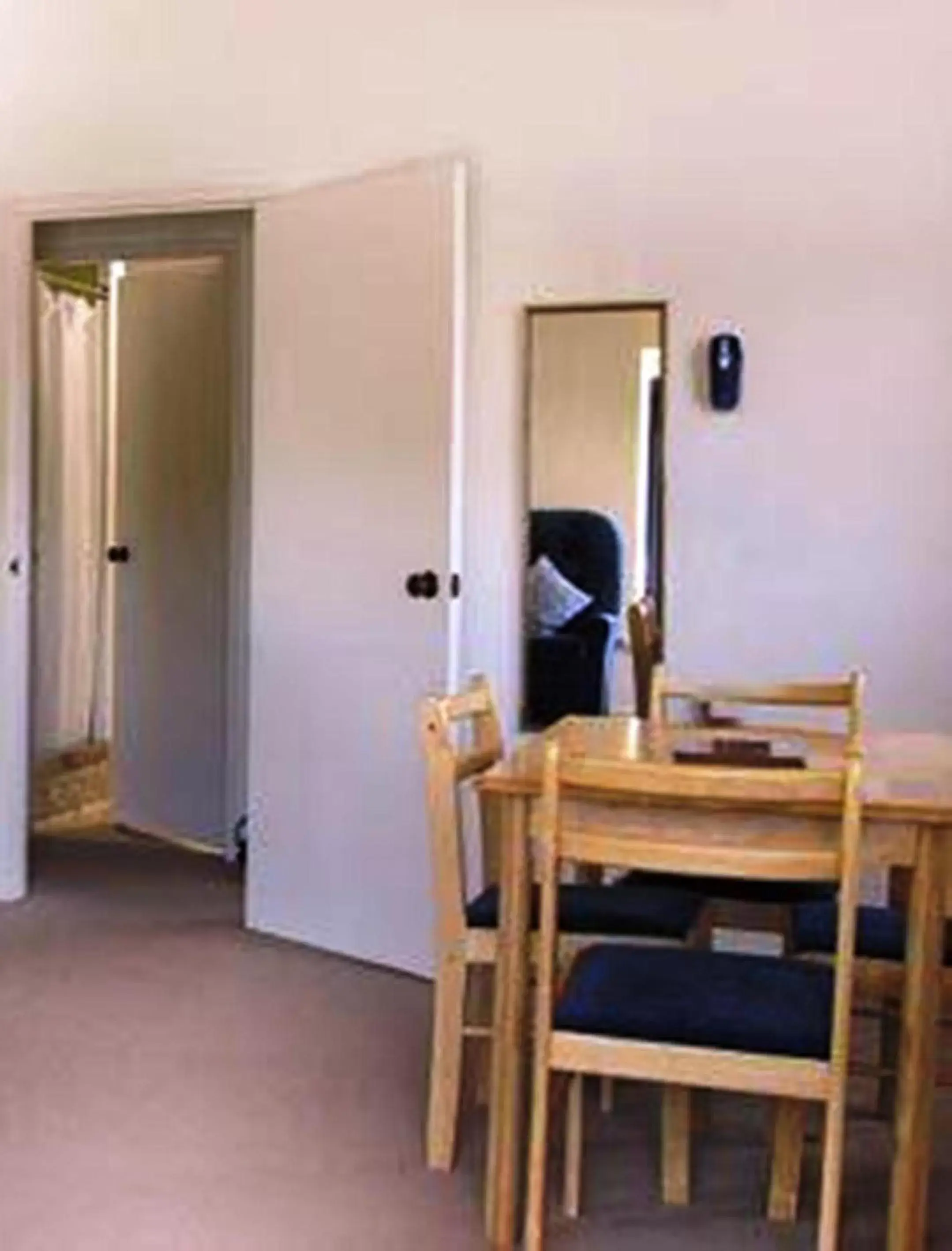 Dining area in Riverview Motel Dining area in Riverview Motel