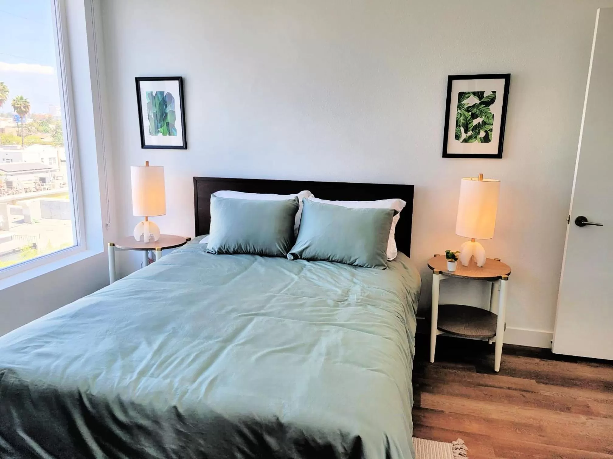 Bed in Gorgeous Hollywood Apts LA's Best Location and Amazing Roof Deck